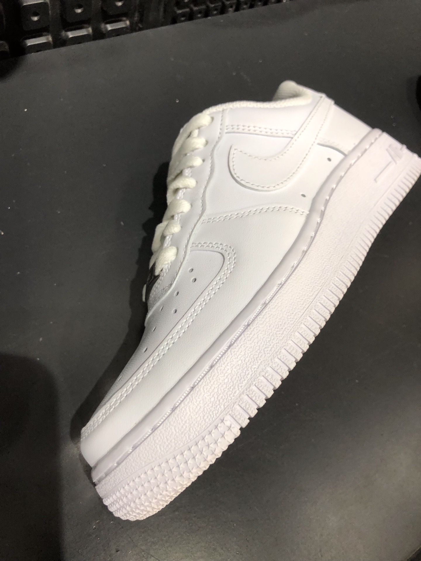 低帮 板鞋 空军一号 纯白