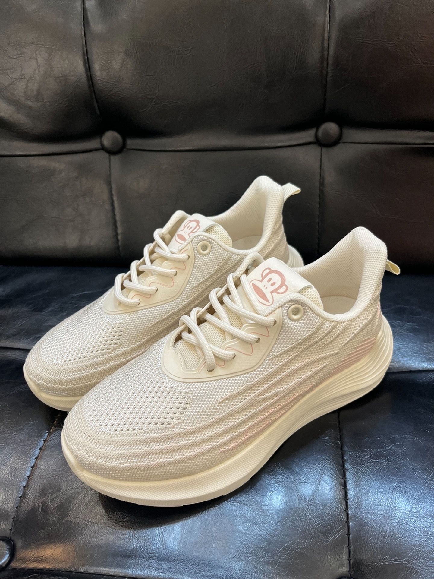 软软糯糯的大嘴猴运动鞋好香啊!