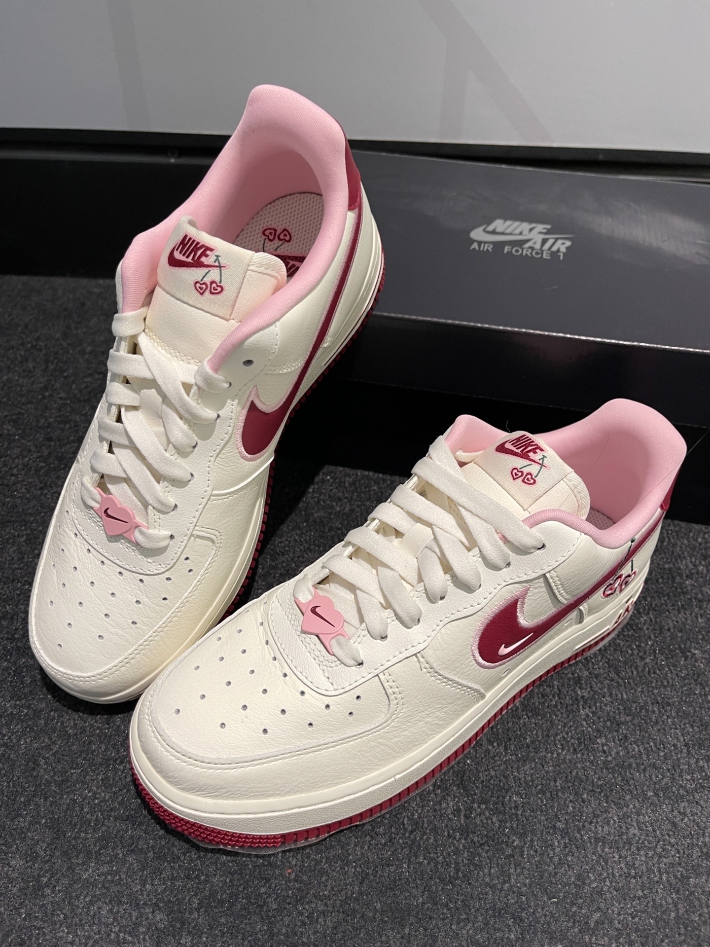 af1情人节限定2022图片