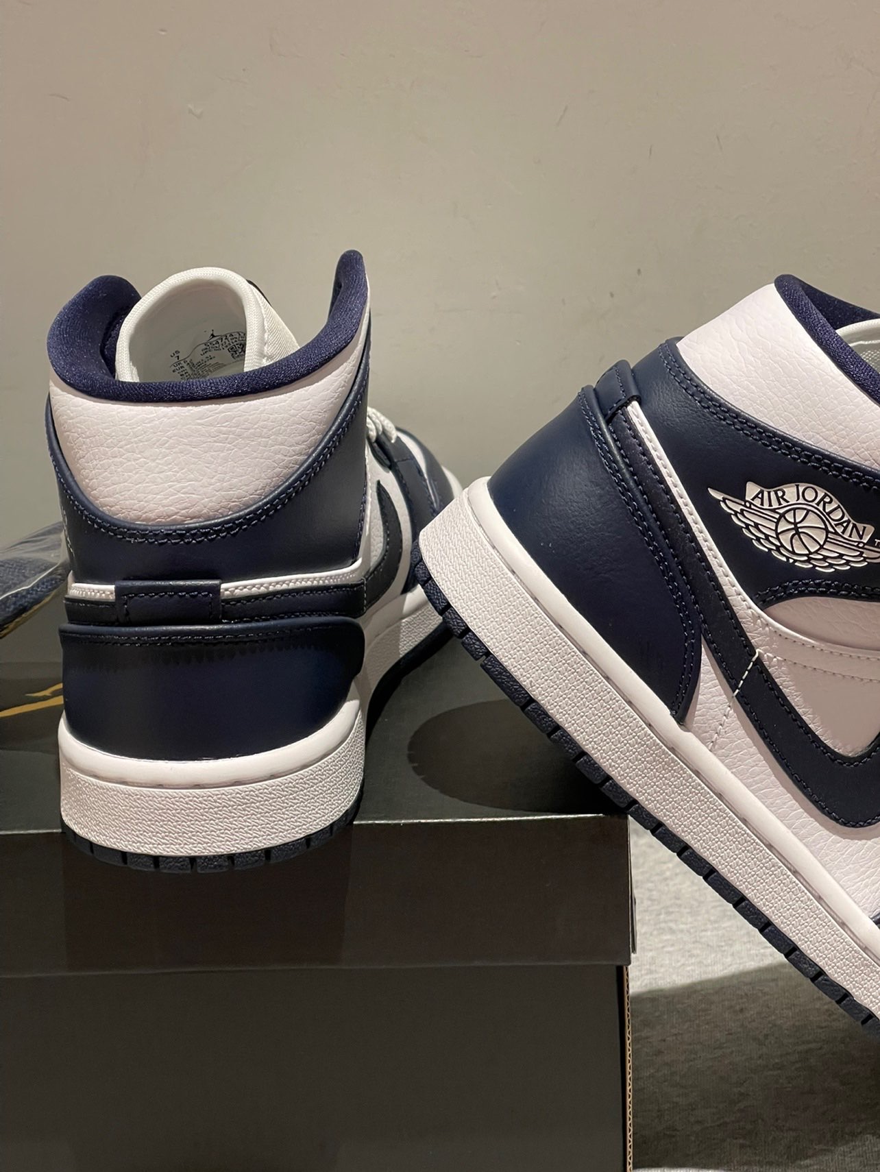 aj1 mid 黑曜石百搭复古篮球鞋