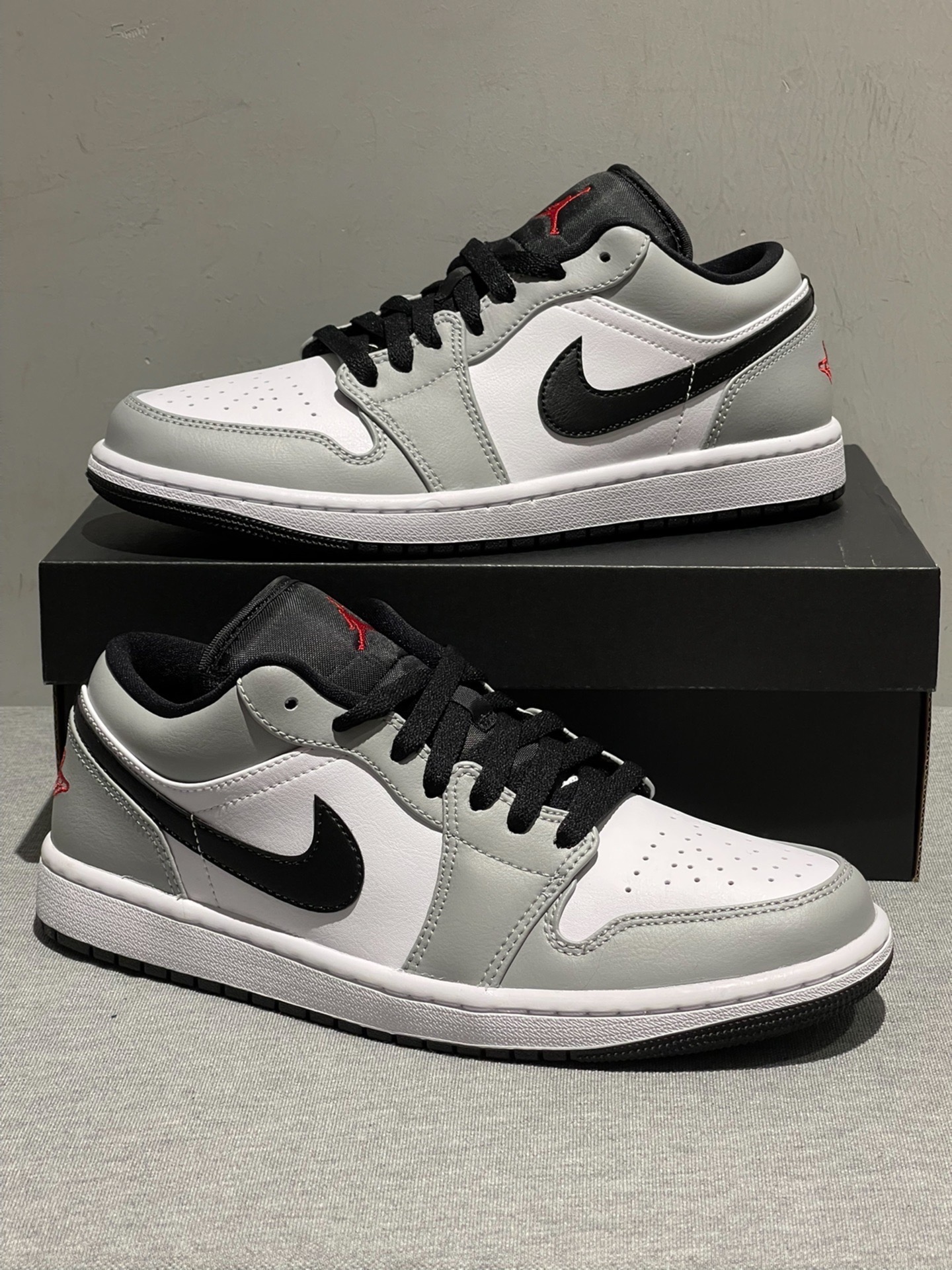 aj1烟灰鞋盒图片