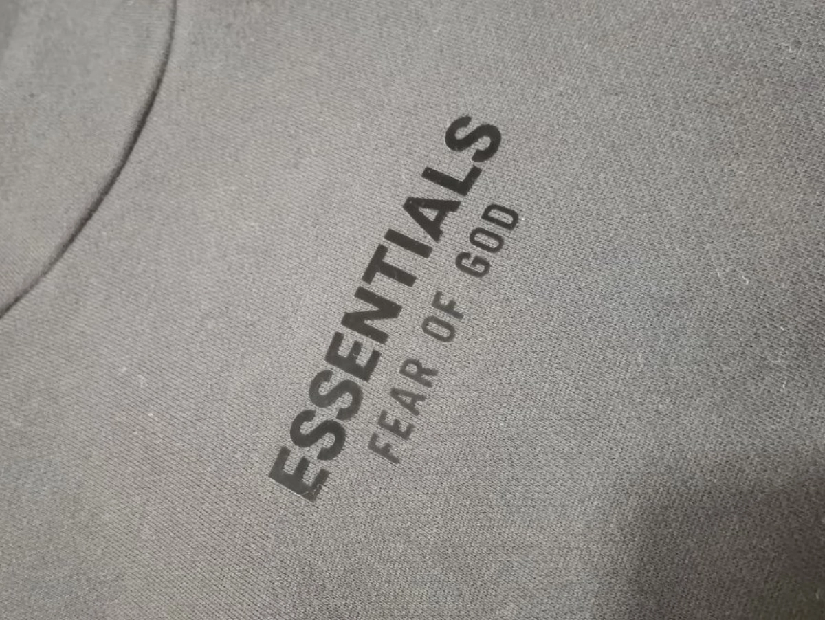 custom review-Fear of God Essentials FW23 Hoodie Jet Black