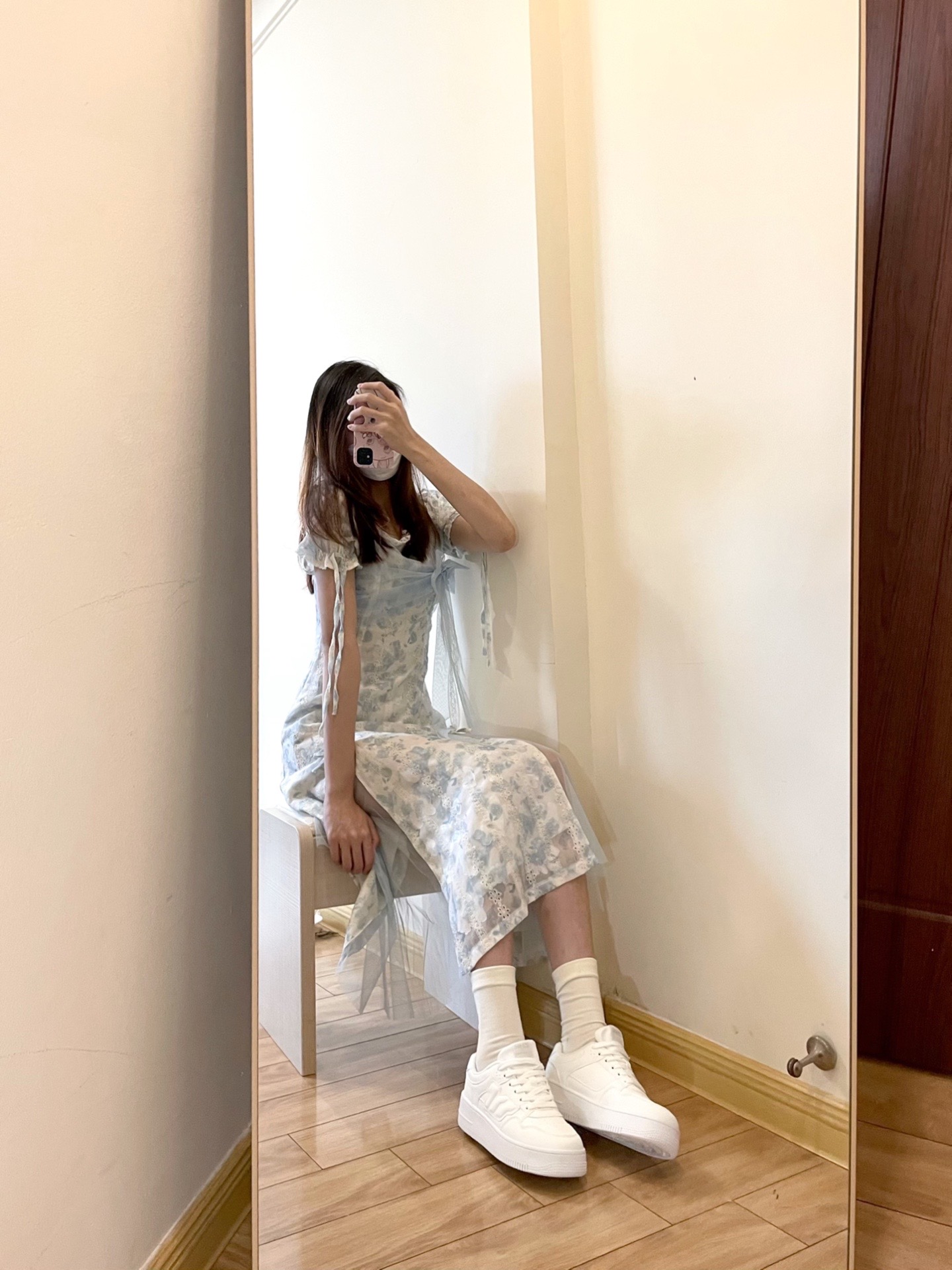 小白鞋搭配白袜子 好好看哈