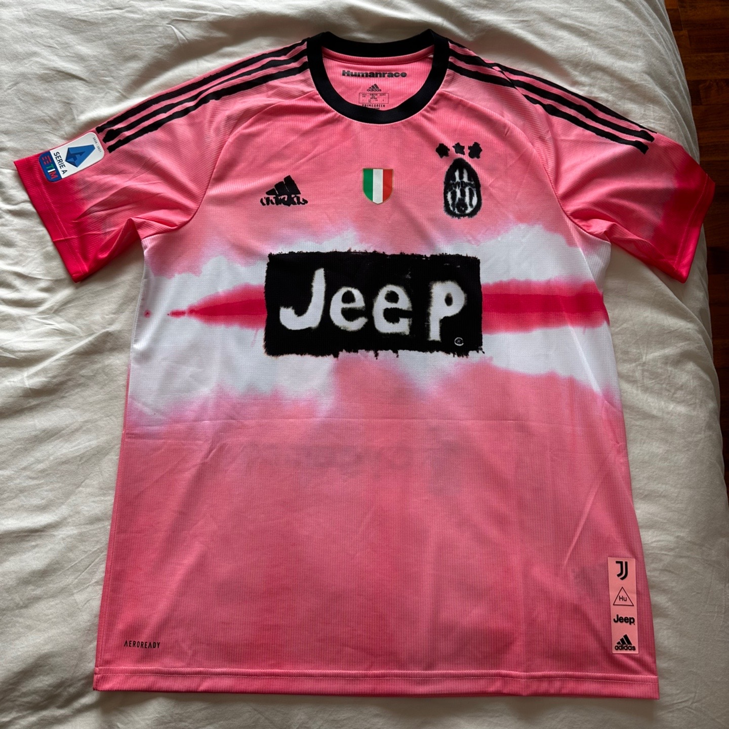 humanrace重制球衣系列的尤文图斯,是比较接近实际正赛使用的,需要