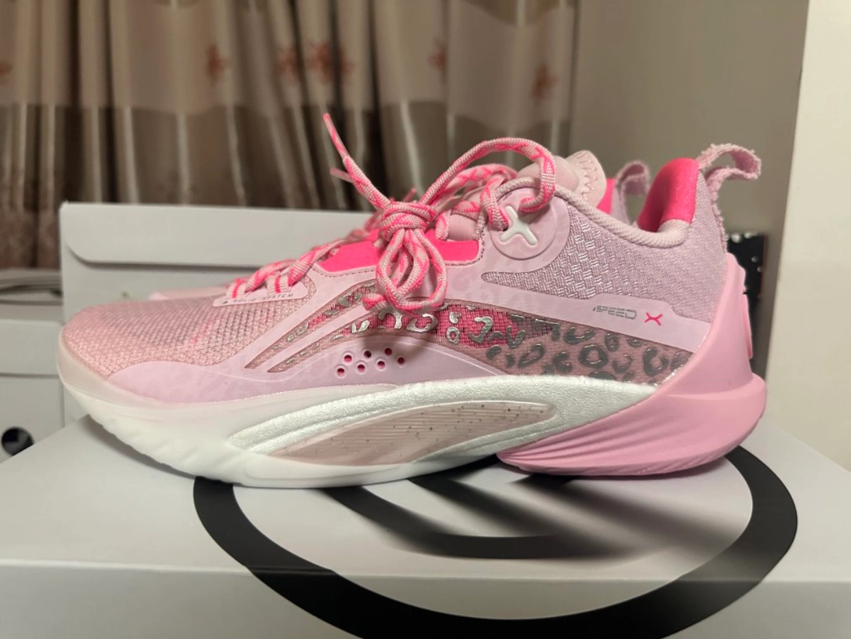 lining李宁闪击10 oso 樱花粉低帮实战篮球鞋