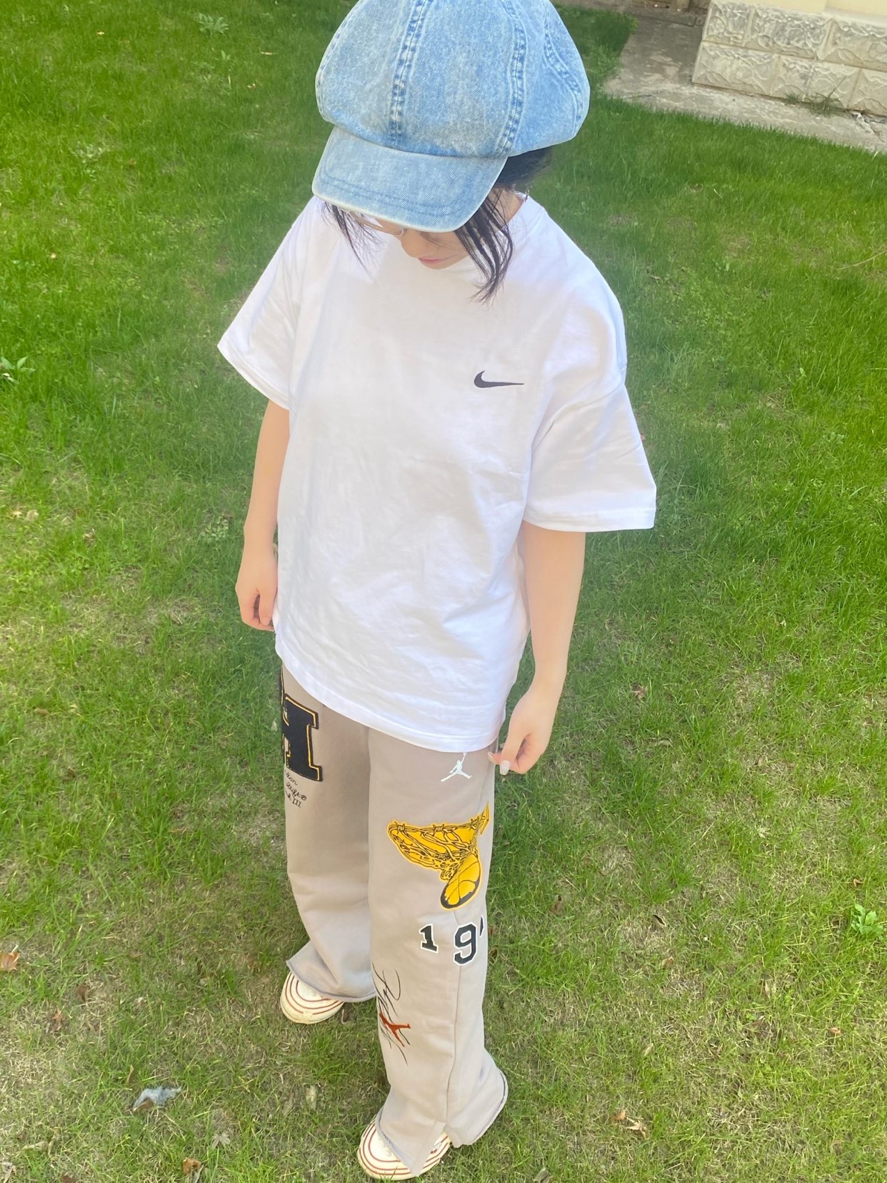 衣服到了 是我很喜欢的款式7815 这件nike和stussy联名的纯白t恤