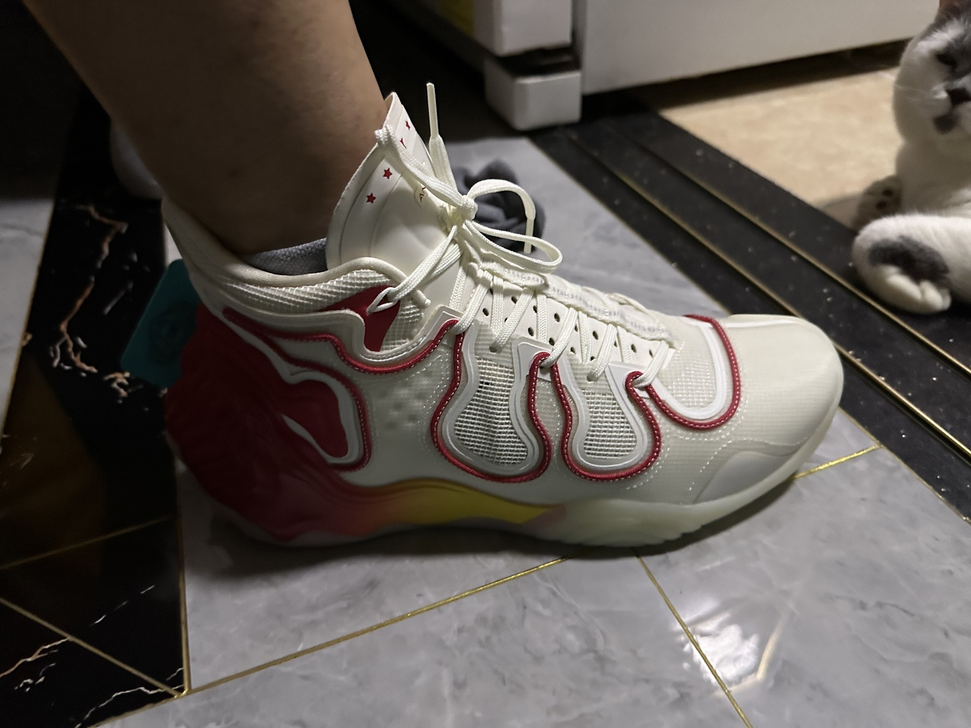 安踏 星岳 第一款顶级篮球鞋