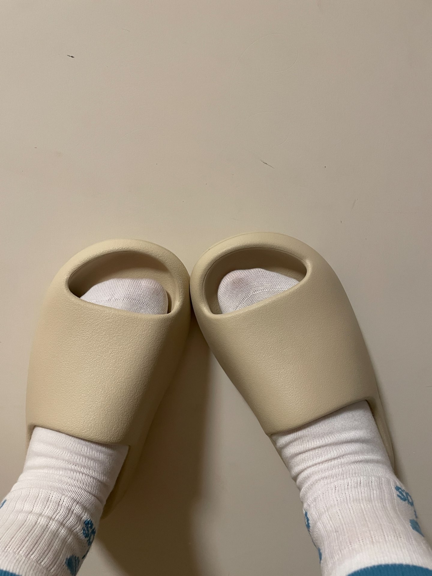 custom review-Adidas Originals Yeezy Slide Bone 2022/2023 Restock