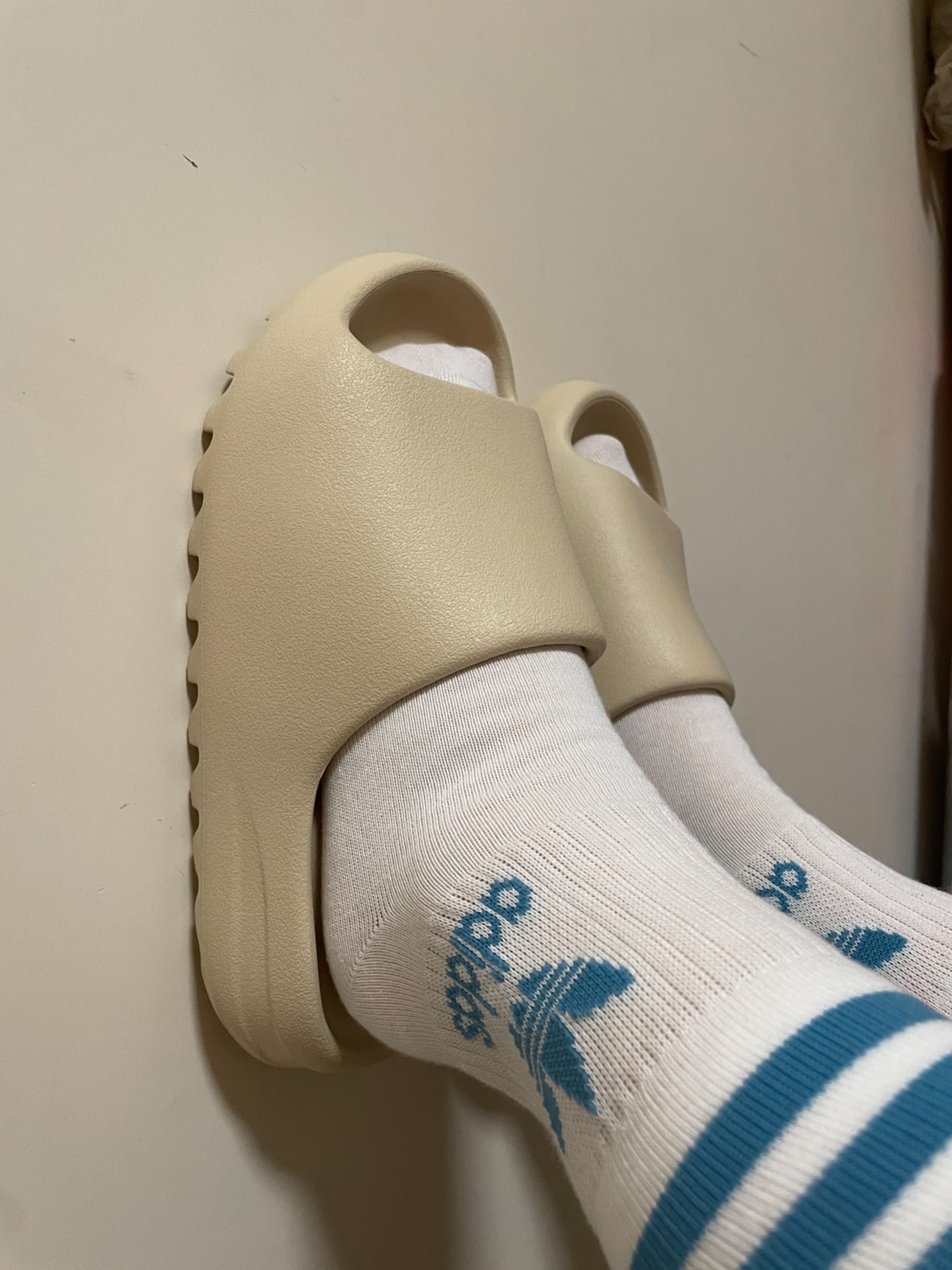 custom review-Adidas Originals Yeezy Slide Bone 2022/2023 Restock