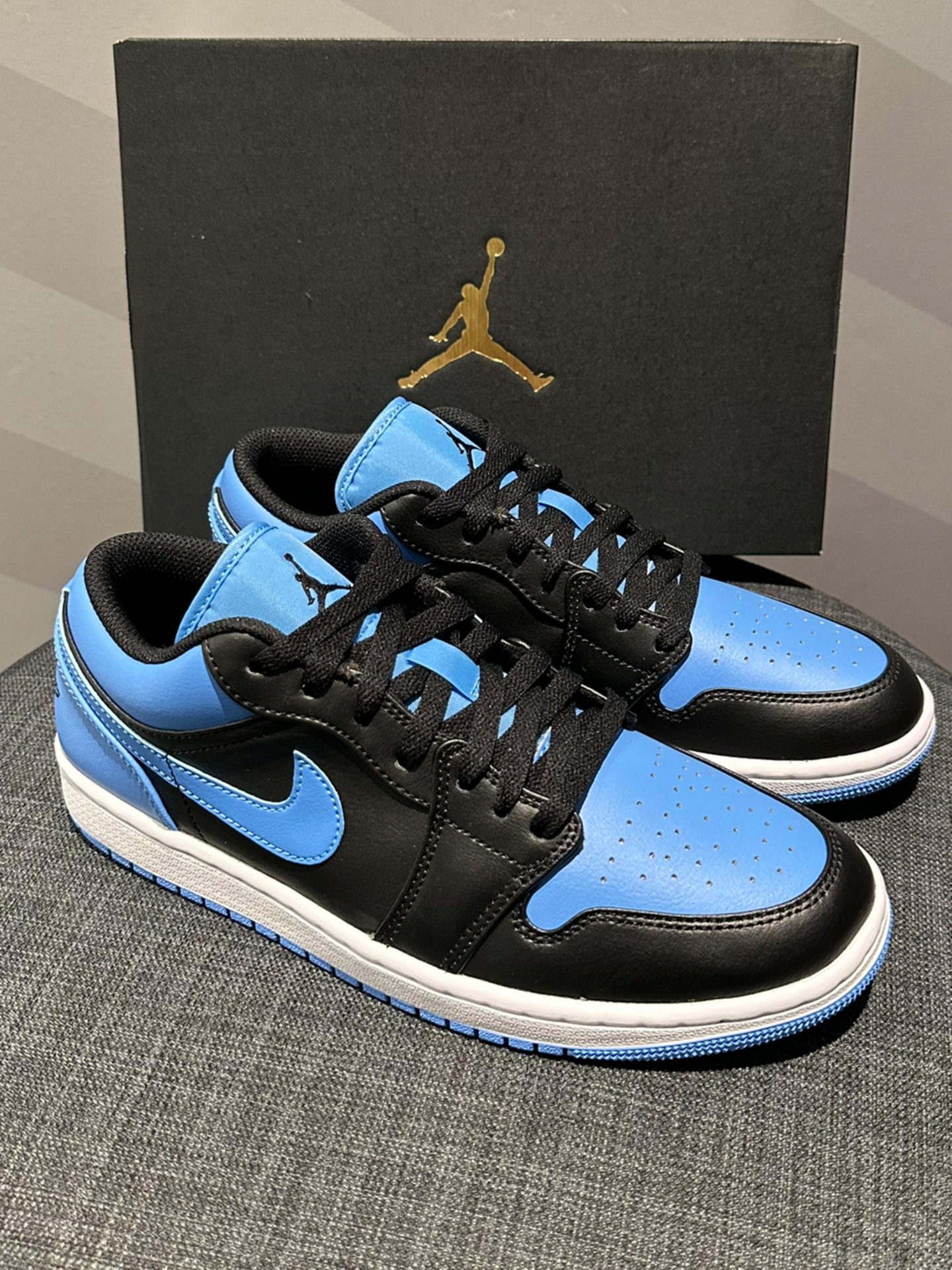 aj1黑蓝脚趾2020图片