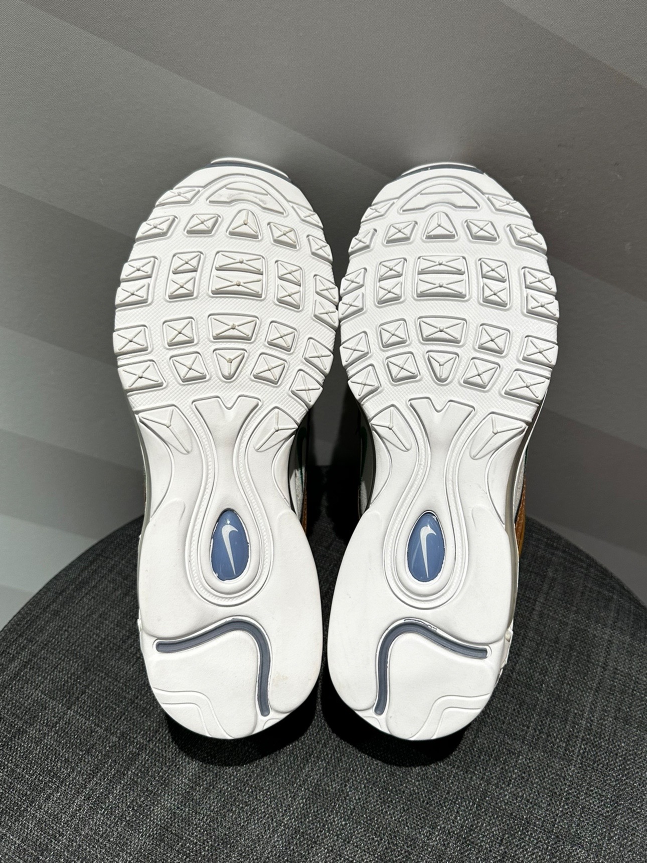 蜗牛爬树寓意天天向上的nike air max 97 你会心动吗?
