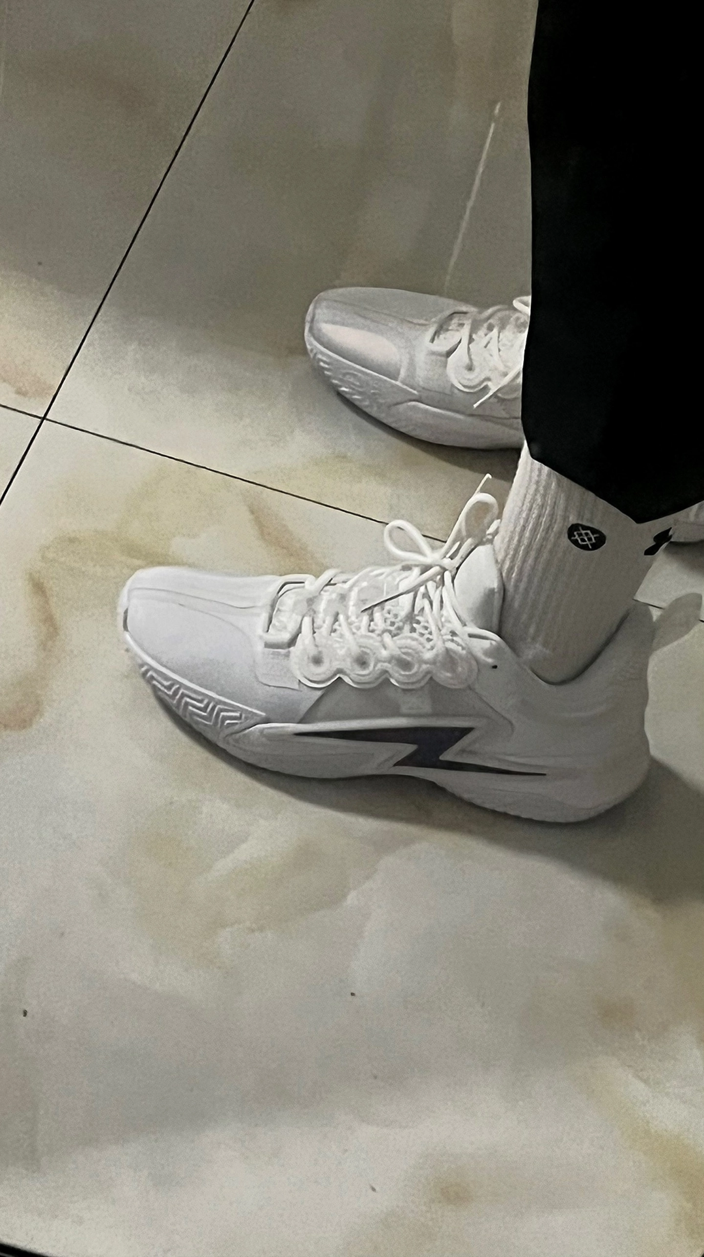 custom review-LiNing Son Of Flash Durable Breathable Low-Top Basketball Shoes Men's White