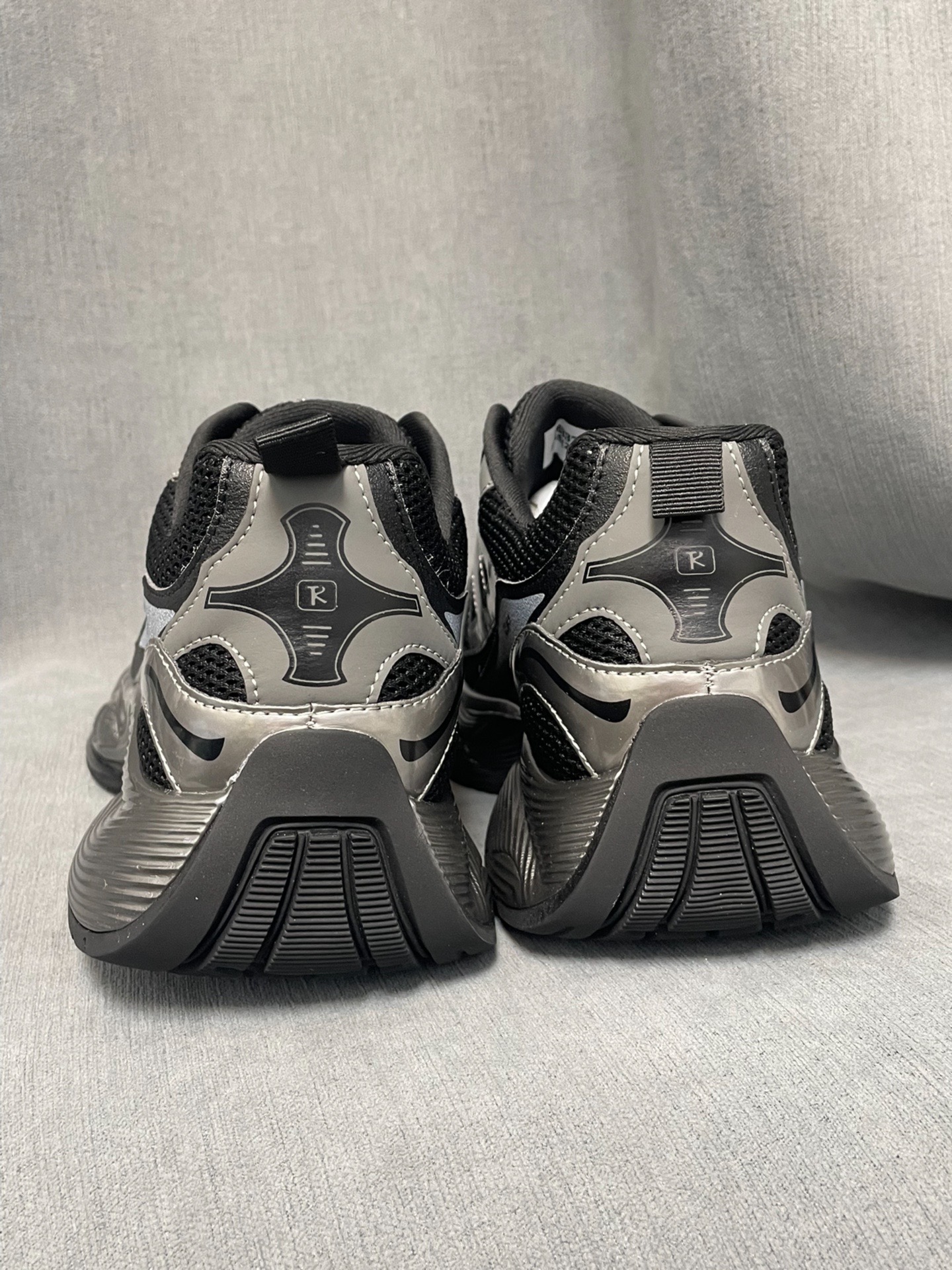 复古老爹鞋搭配工装裤真的会很帅!