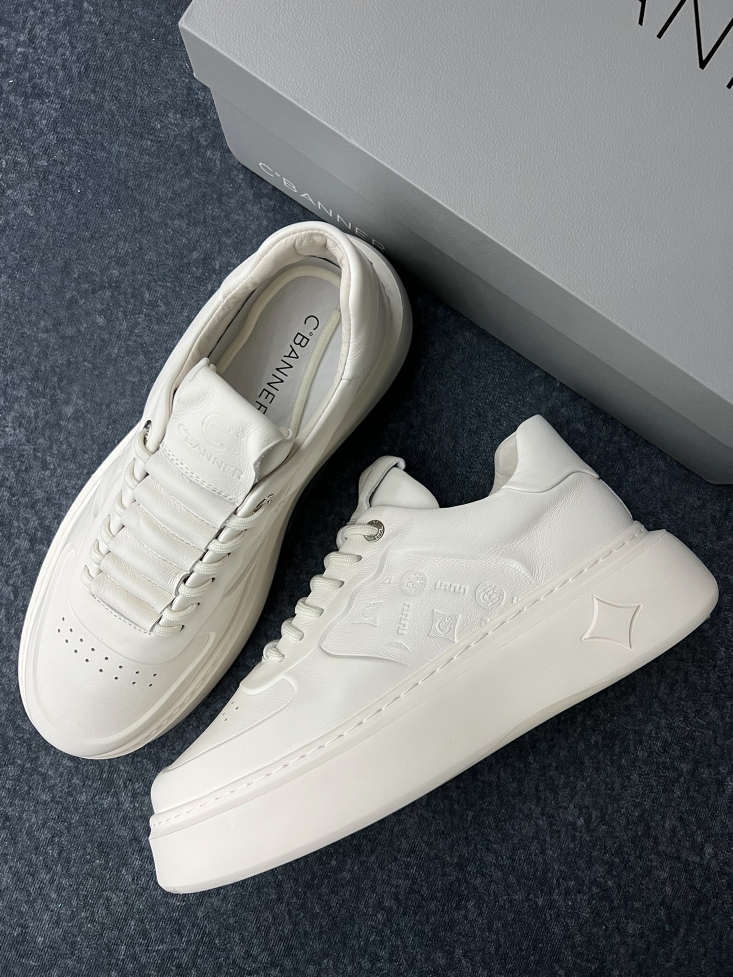 胖乎乎的纯白色板鞋也太帅了吧!