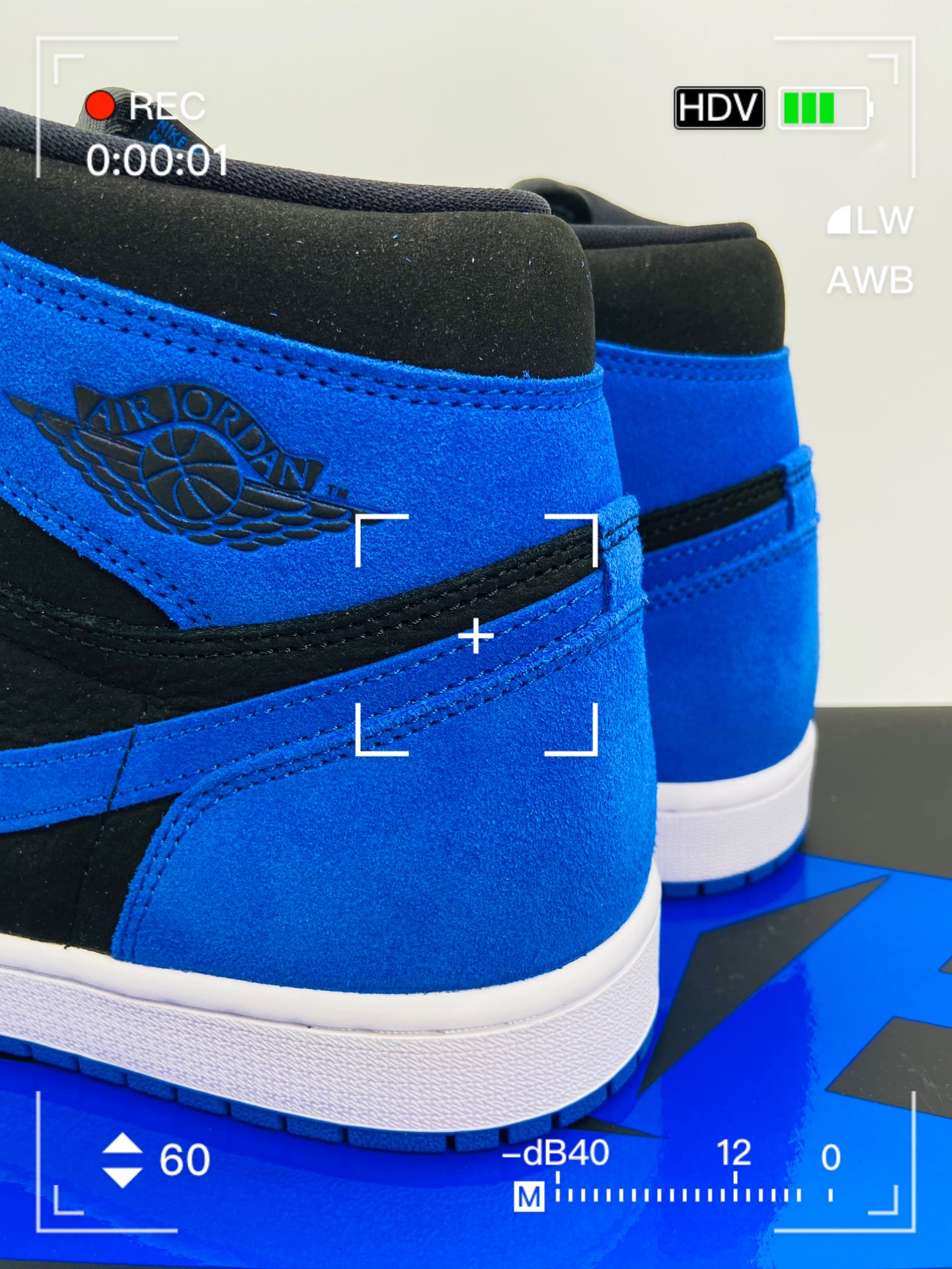 aj1mid皇家蓝真假对比图片