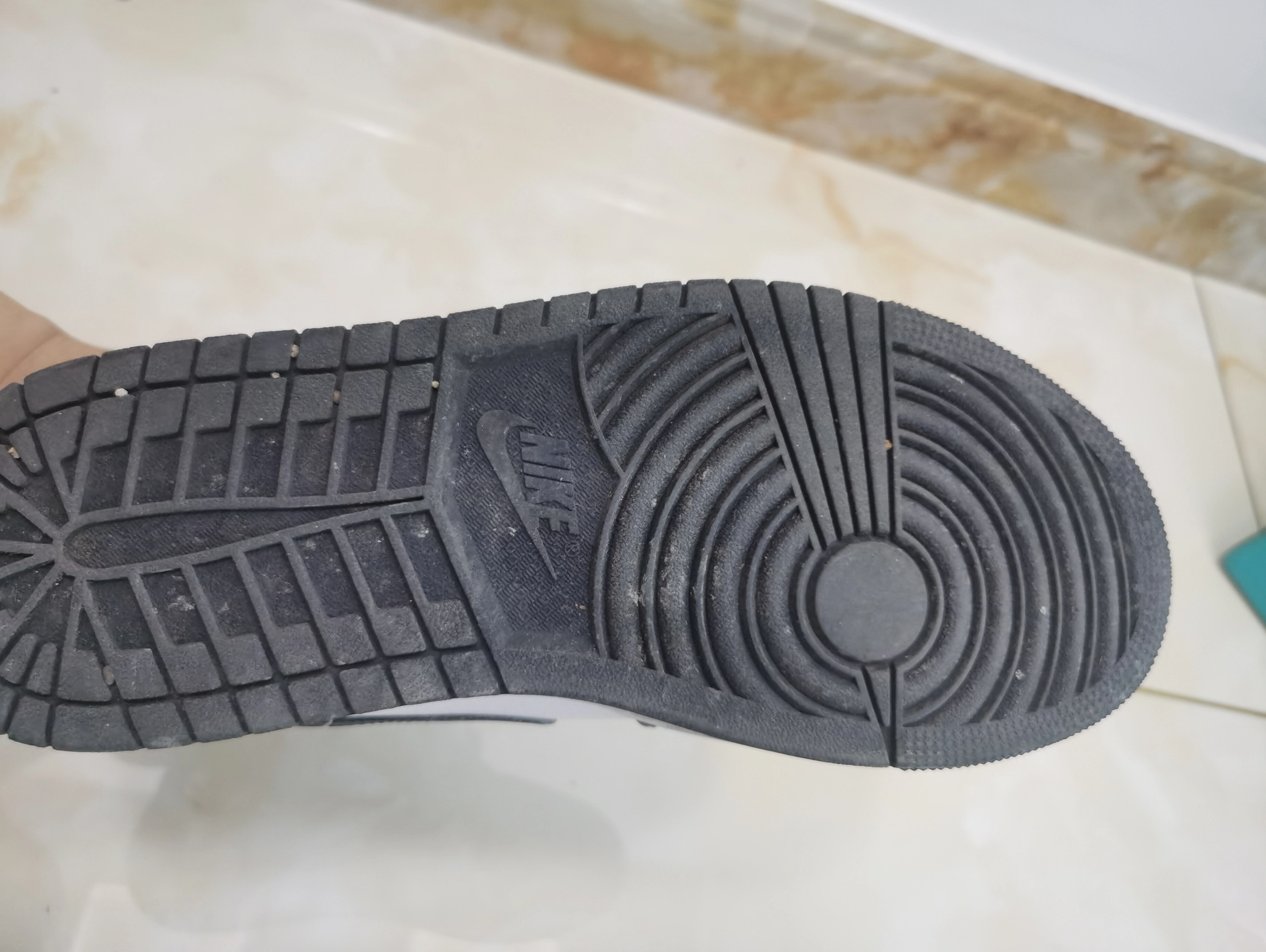 custom review-Air Jordan 1 Mid 'Obsidian White'