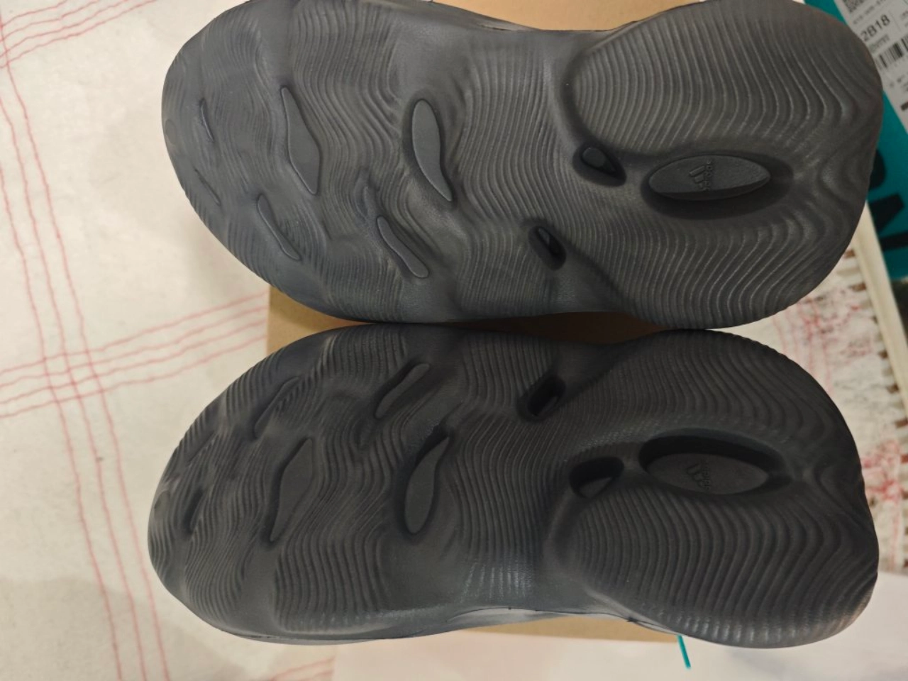 custom review-Adidas Originals Yeezy Foam Runner Onyx Черный Warrior Спортивные сандалии унисекс черный