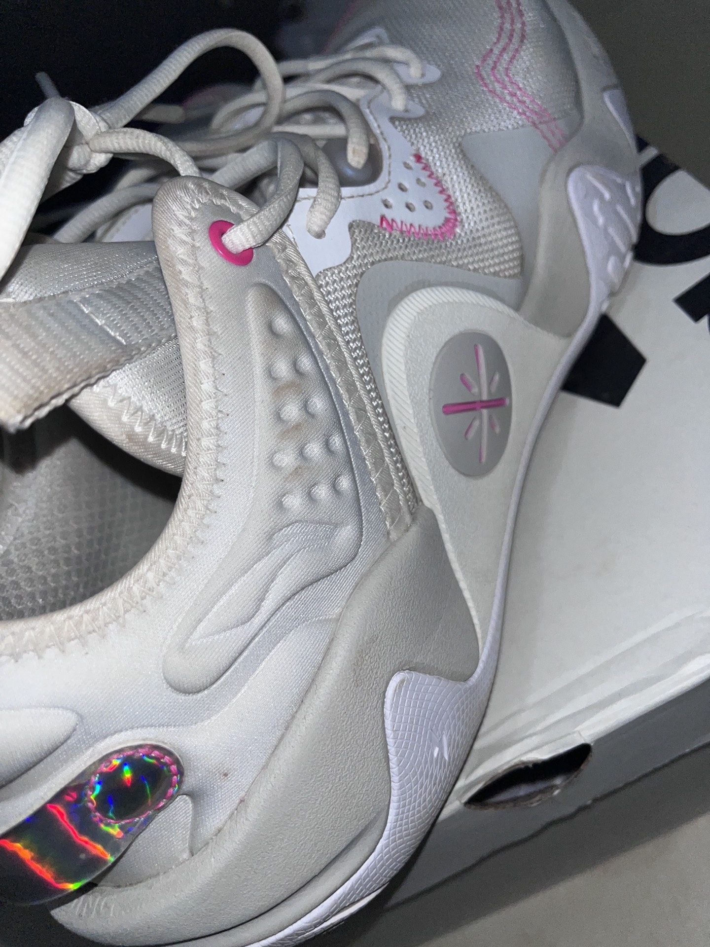 custom review-LiNing Coldblood Shock Absorbers Slip-Resistant Breathable Low-Top Баскетбольные Кроссовки Мужские Белый Розовый