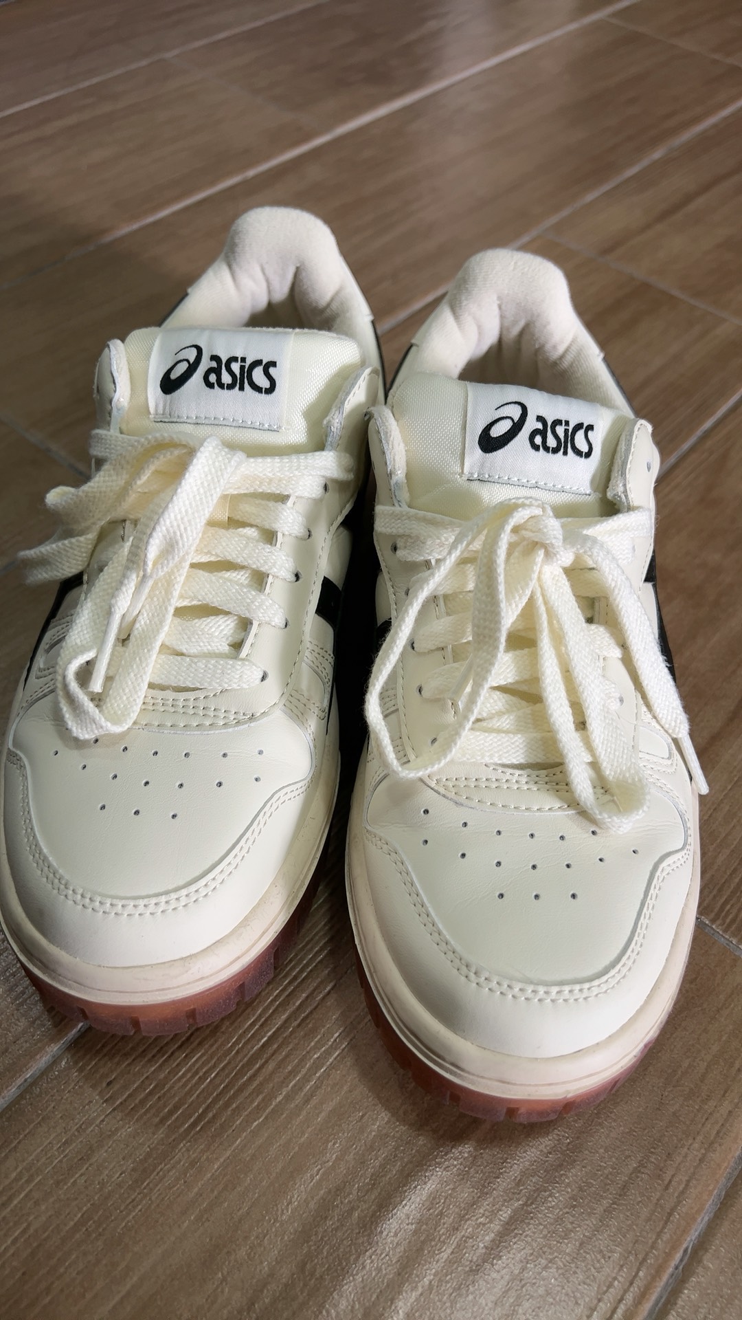 custom review-ASICS Court Mz Cream Black Gum