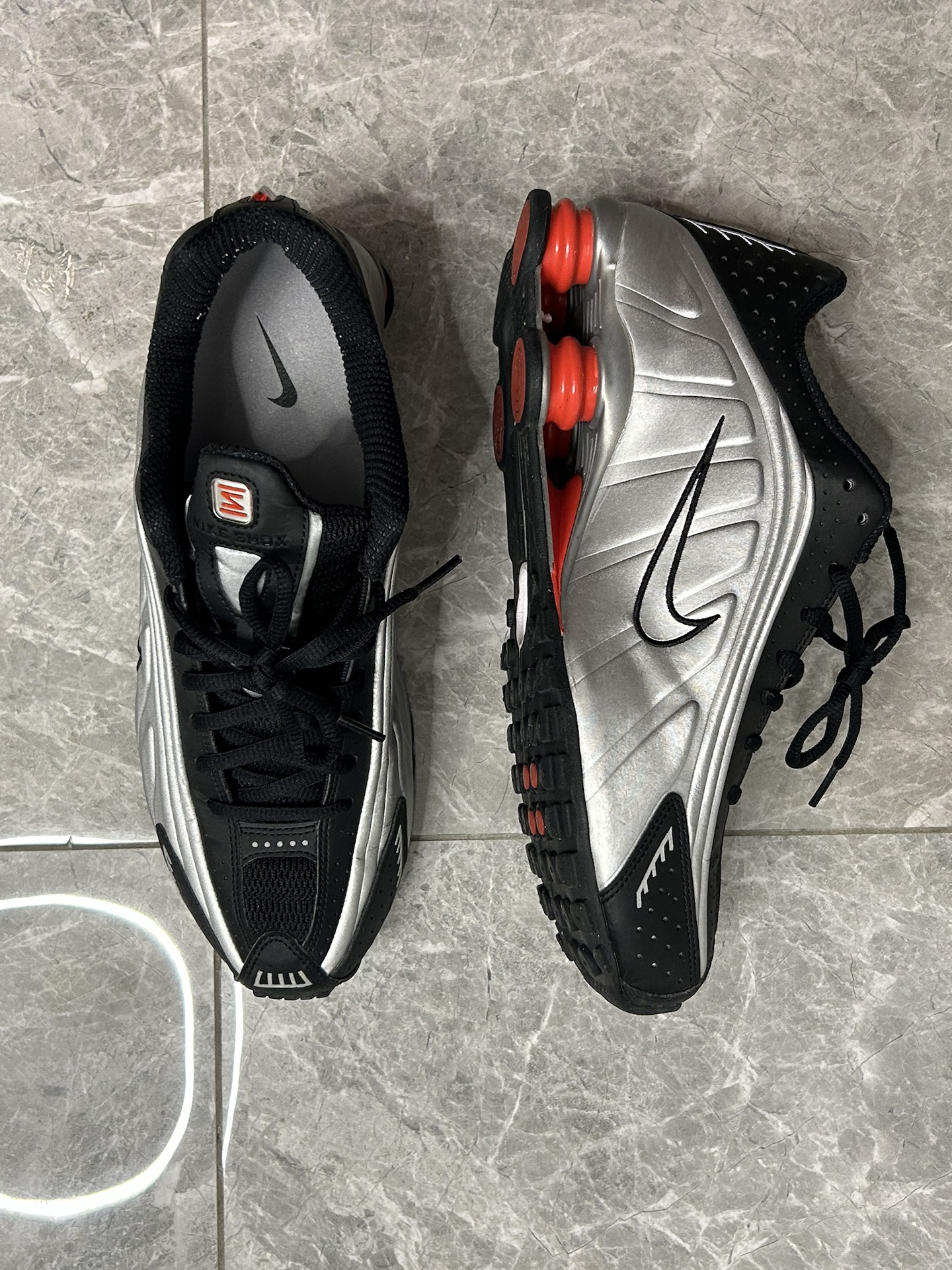 custom review-Nike Shox R4 Low Топ Повседневный Городская Коммутация Беговые Кроссовки Унисекс Серебряный Красный