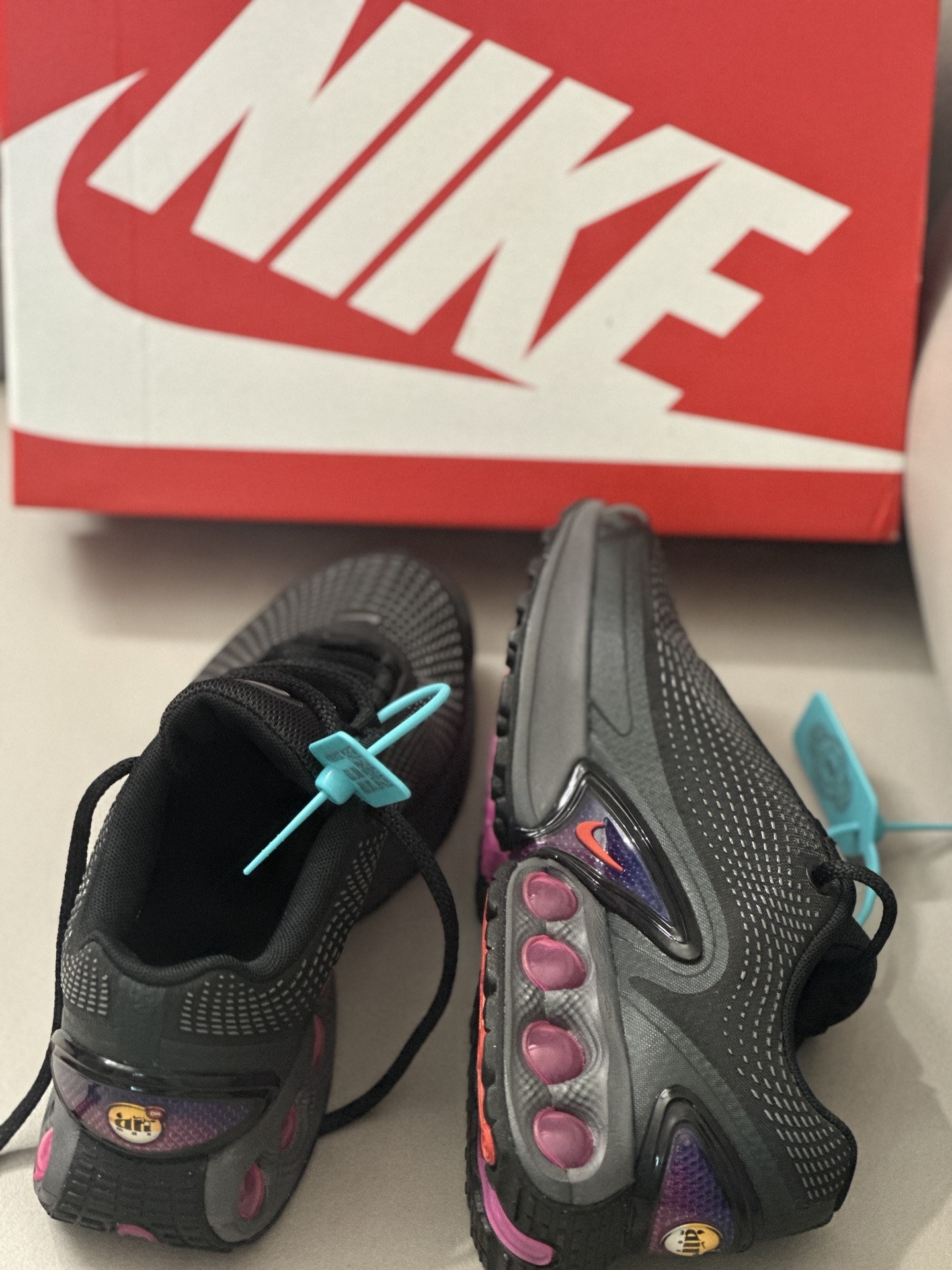 custom review-Nike Air Max Dn Устойчивый к истиранию Низкий Топ Повседневная обувь Женская Черный Фиолетовый