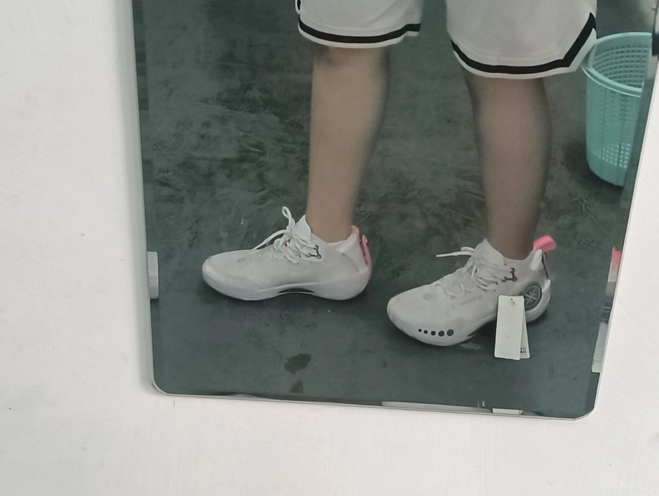 custom review-LiNing Shadow 3 Cushioned Slip Resistant Abrasion Resistant Mid Top Basketball Shoes Men's Standard White