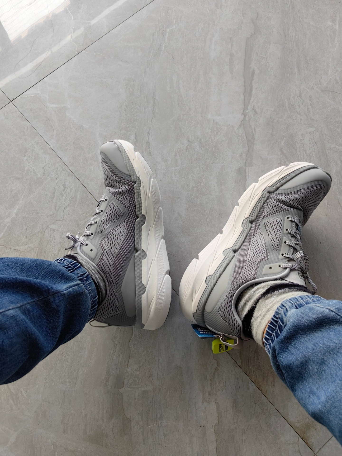 custom review-Skechers Устойчивые к истиранию низкие беговые кроссовки для мужчин светло-серые