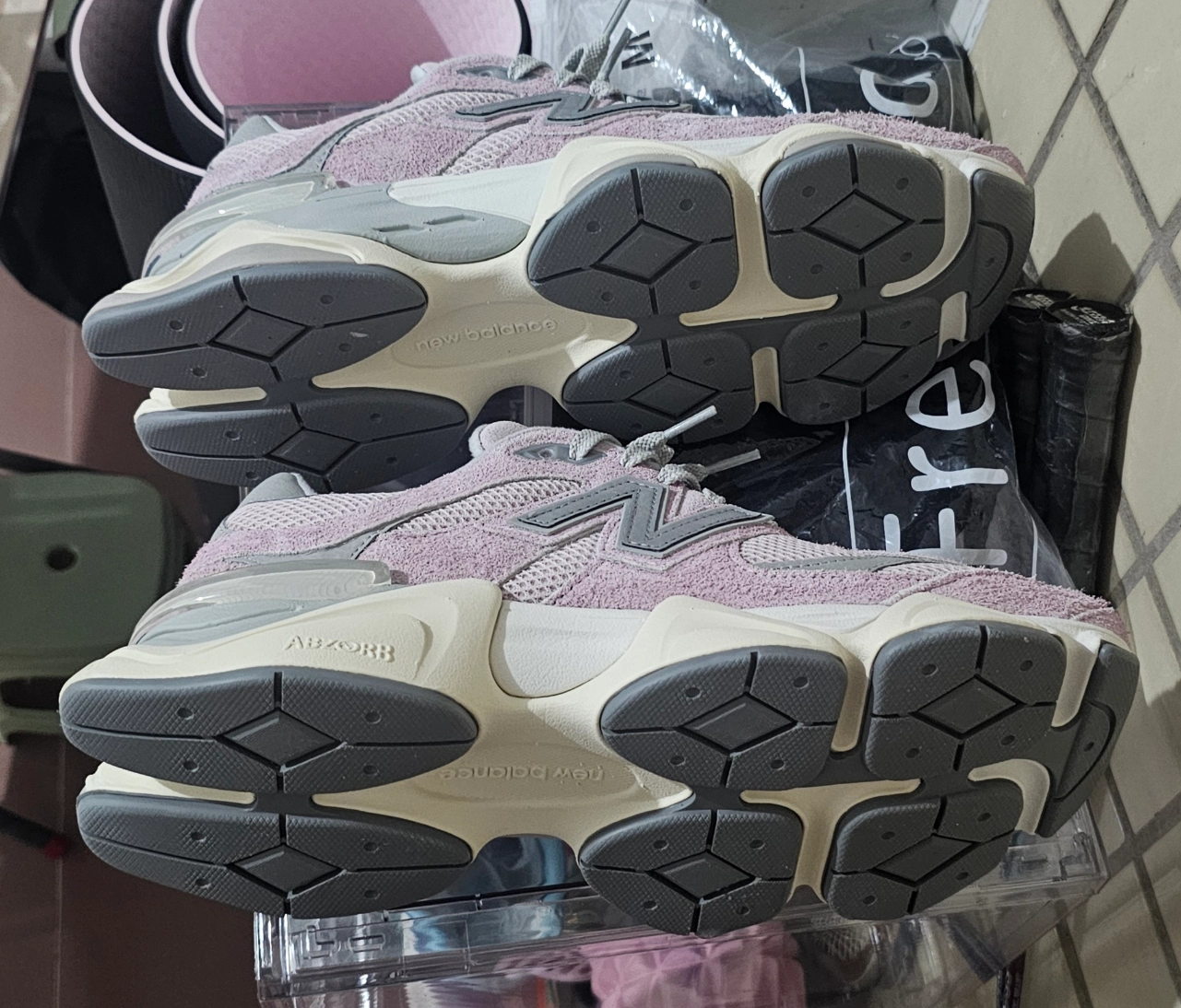 custom review-New Balance NB 9060 Устойчивый к истиранию Дышащий Низкий Топ Спортивная Повседневная Обувь Унисекс Розовый Серый