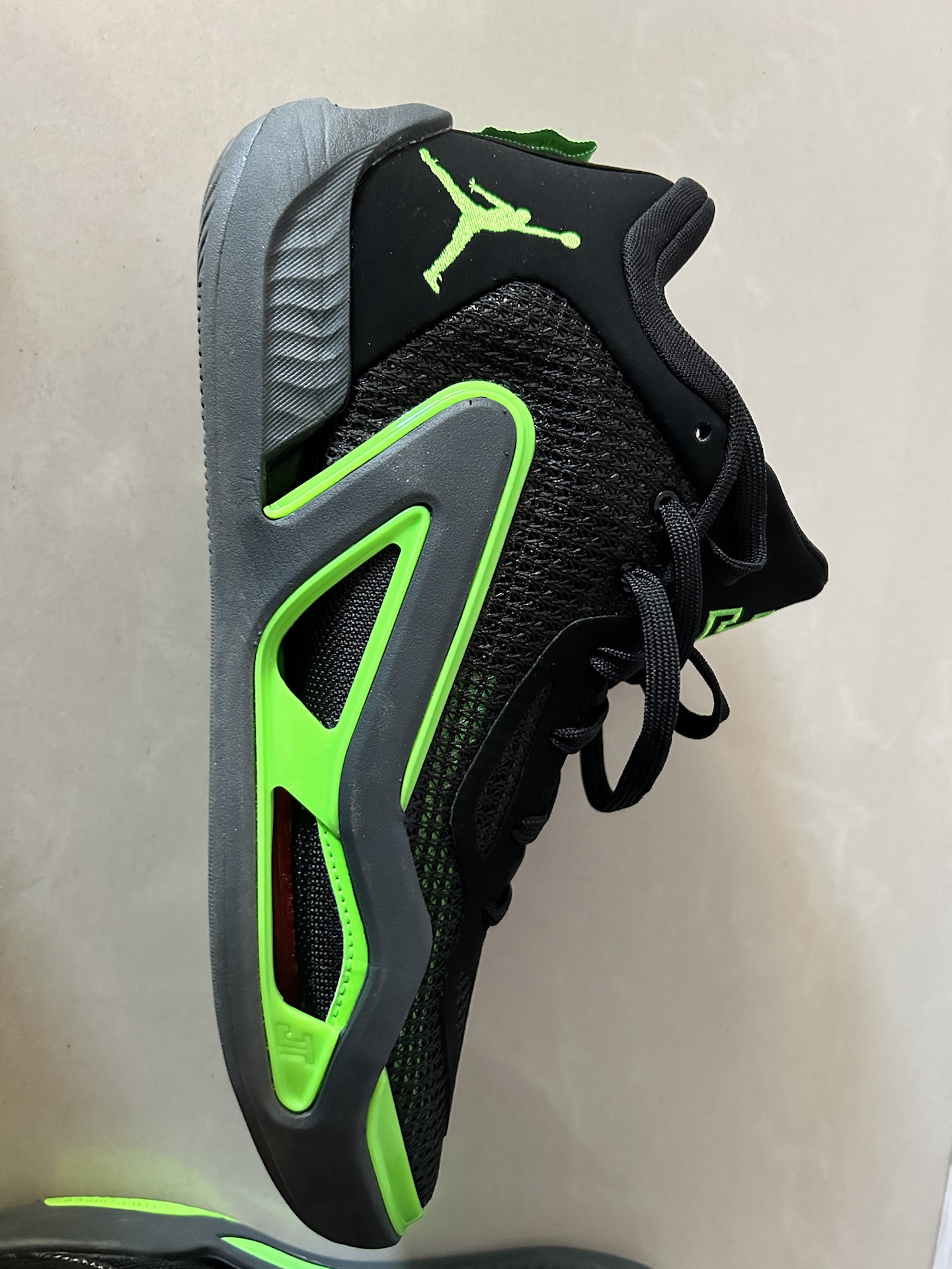 custom review-Джордан Tatum 1 Амортизация Устойчивый к истиранию Дышащий MID Баскетбольные кроссовки Мужской Черный Зеленый Азиатская версия