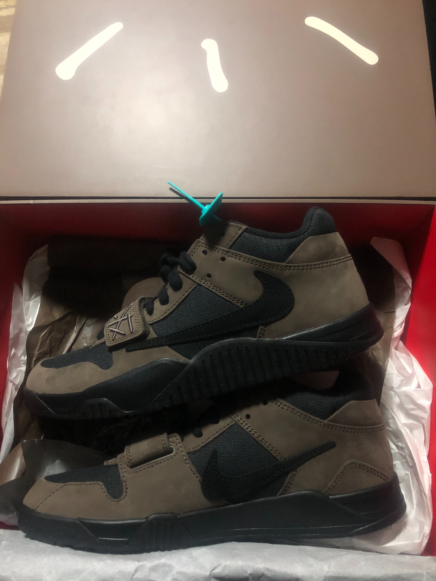 custom review-Travis Scott x Jordan Jumpman Джек Шок Абсорберы Противоскользящие Низкие Баскетбольные Кроссовки Унисекс Темный Мокко Черный