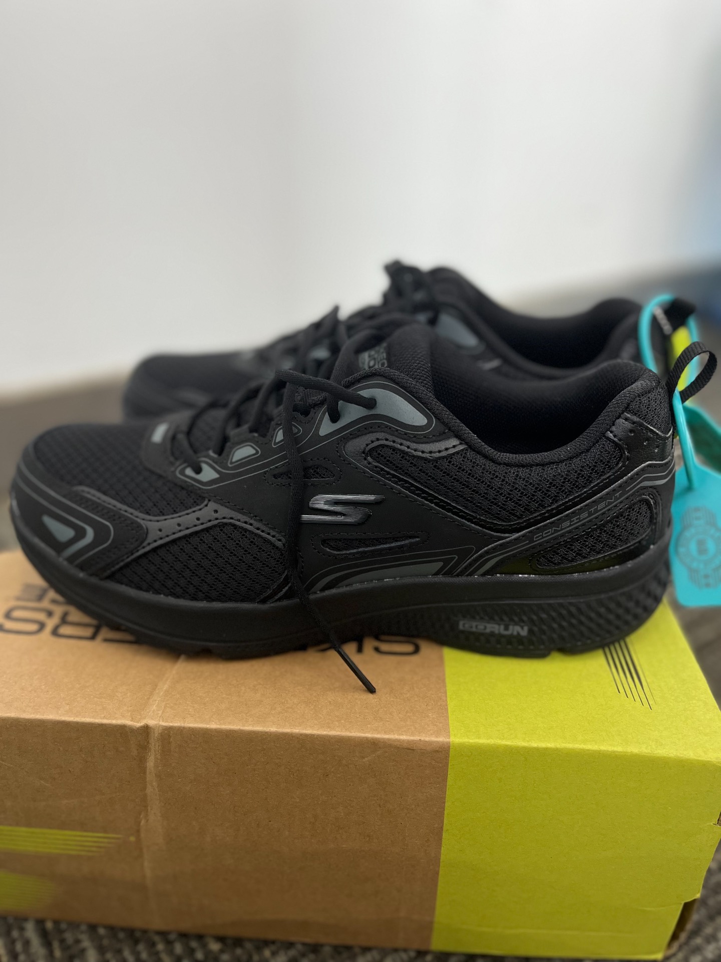 custom review-Skechers Go Run Consistent Амортизация Дышащий И Устойчивый Дизайн Низкий Топ Спринт Беговые кроссовки Мужской Черный