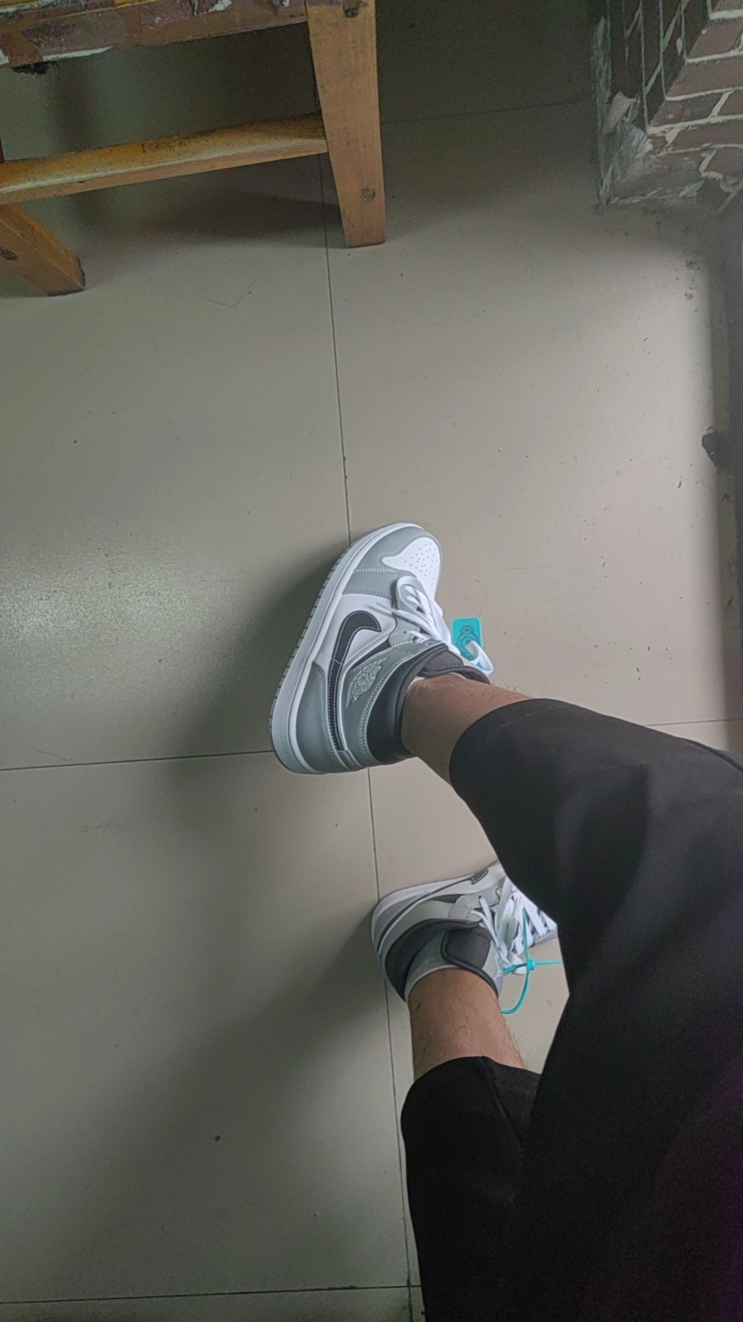 custom review-Air Jordan 1 Mid 'Light Smoke Grey'