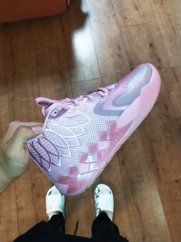 custom review-PUMA MB.01 LaMelo Ball 'Iridescent'