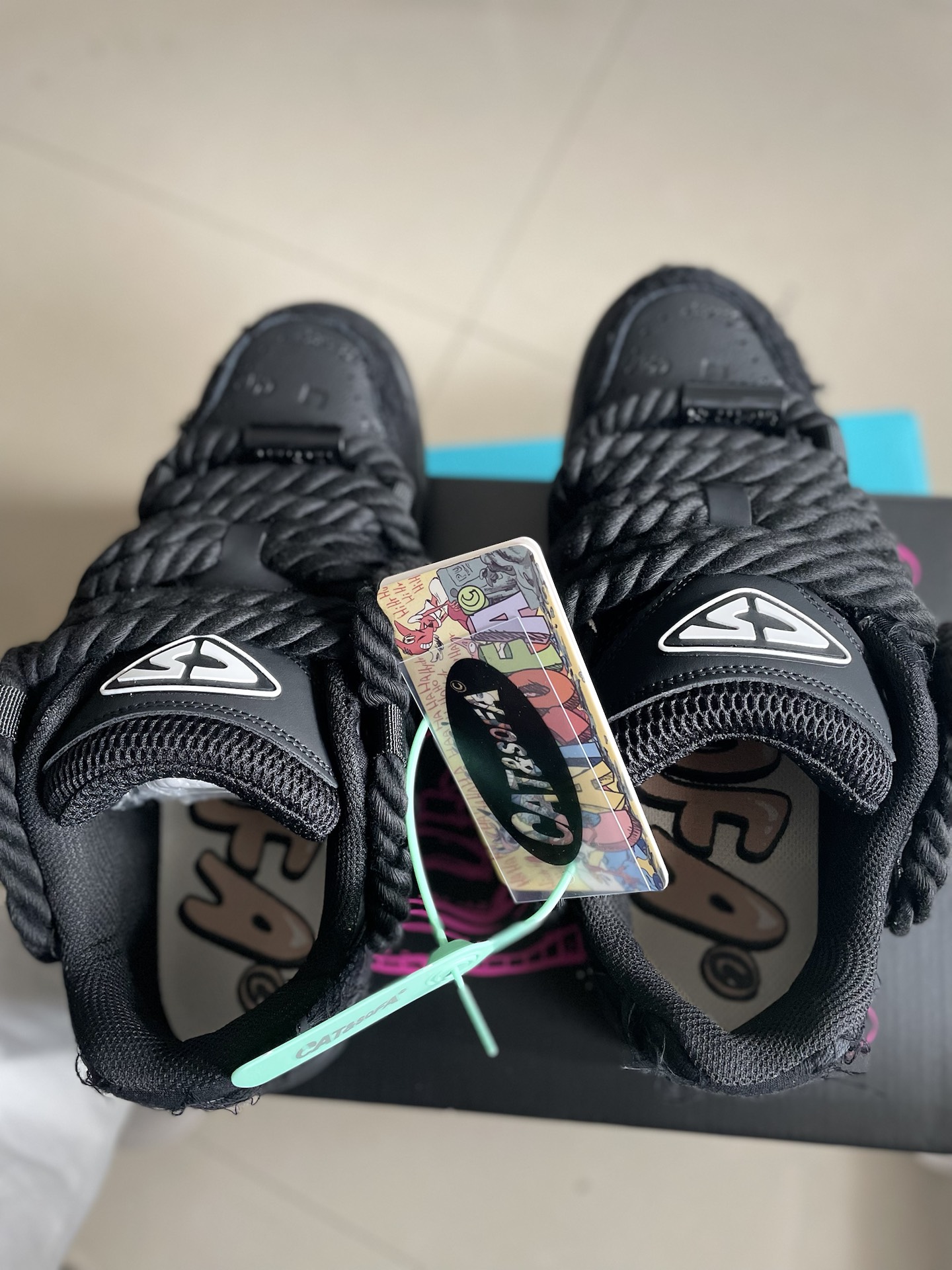 custom review-Cat Sofa Dreadlocks Модель Низкие Кроссовки для Скейтбординга Унисекс Черные с Дистрессом Кружево