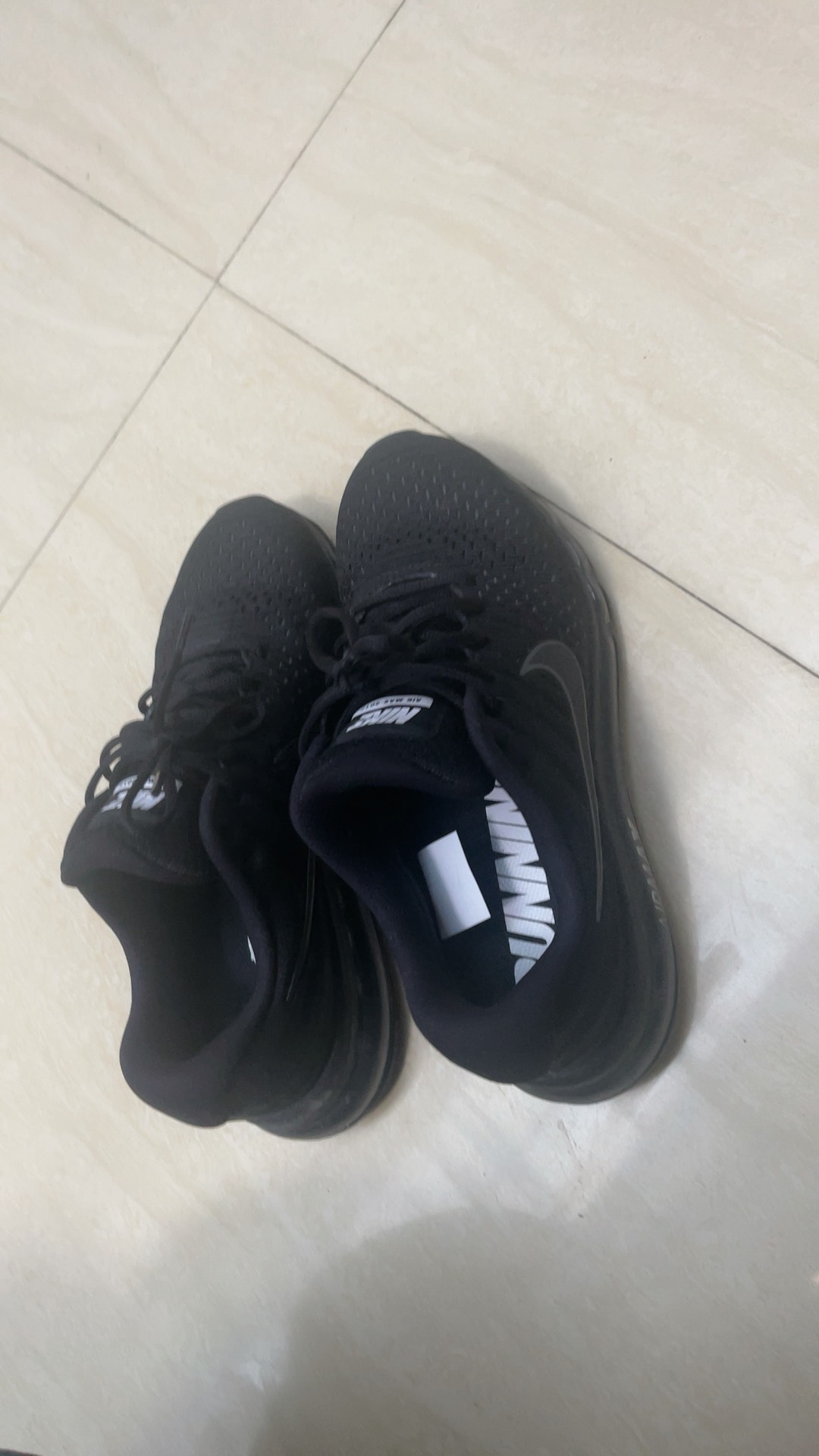 custom review-Nike Air Max 2017 'Triple Black'