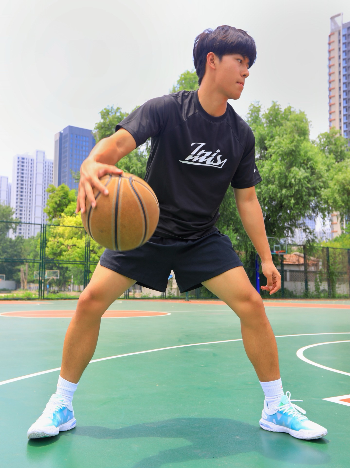 打球暴汗 才是男生的浪漫🏀