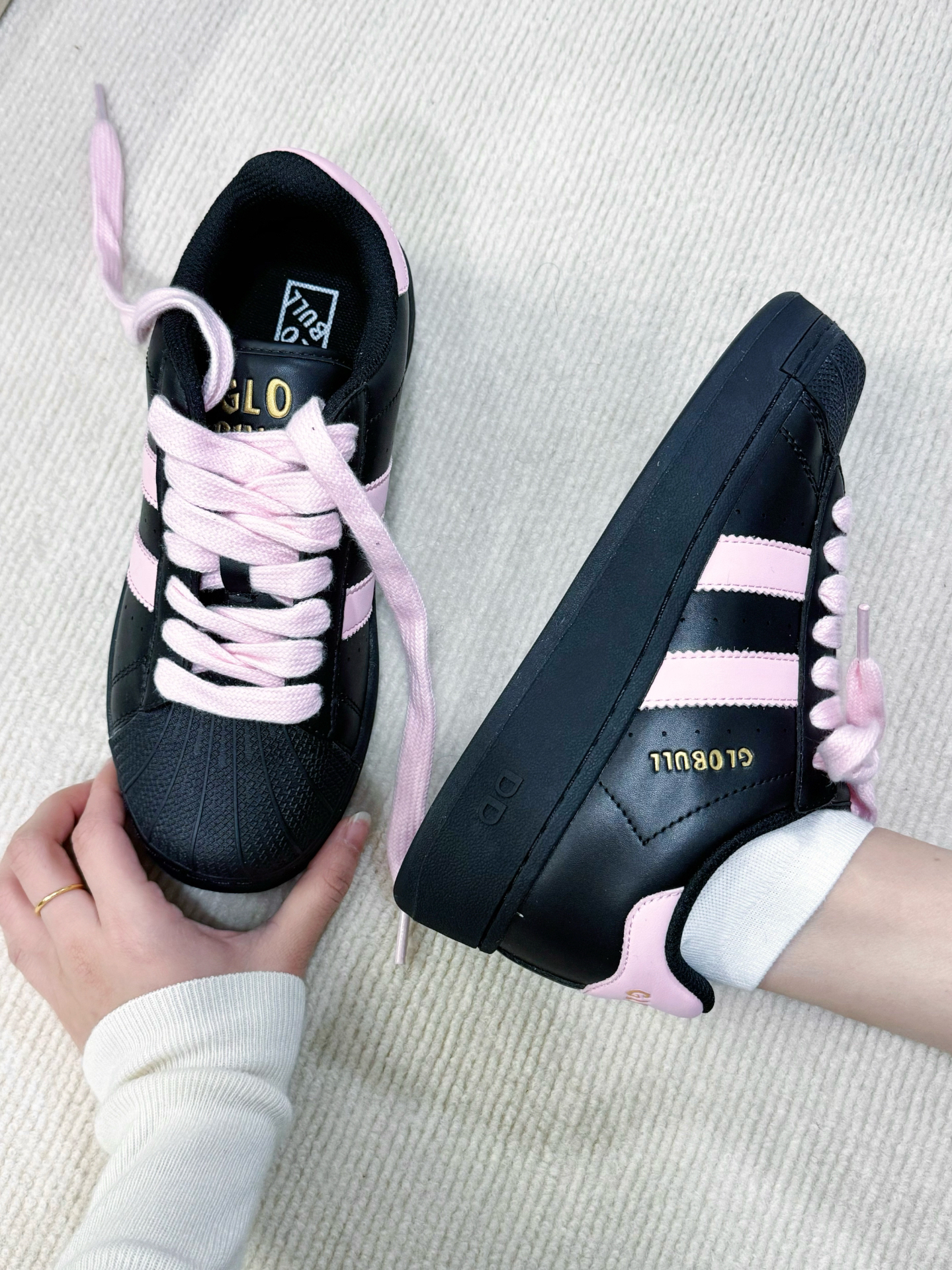 谁懂❗️对black pink🖤💕贝壳头板鞋没有一点抵抗力!