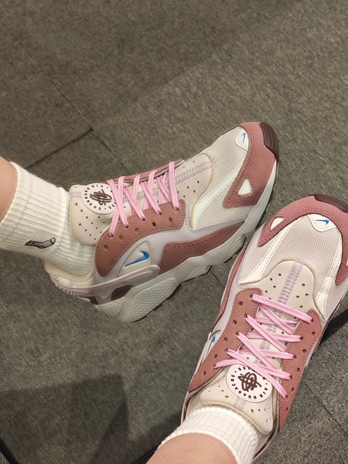 nike | huarache华莱士玫瑰色