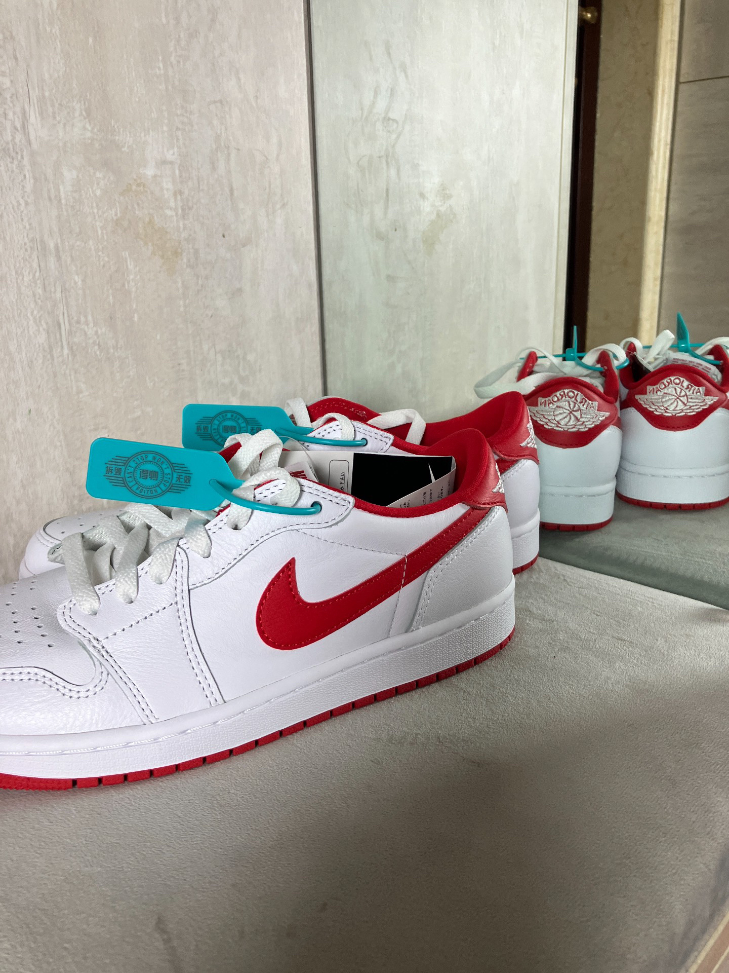 经典配色白红aj1 low og