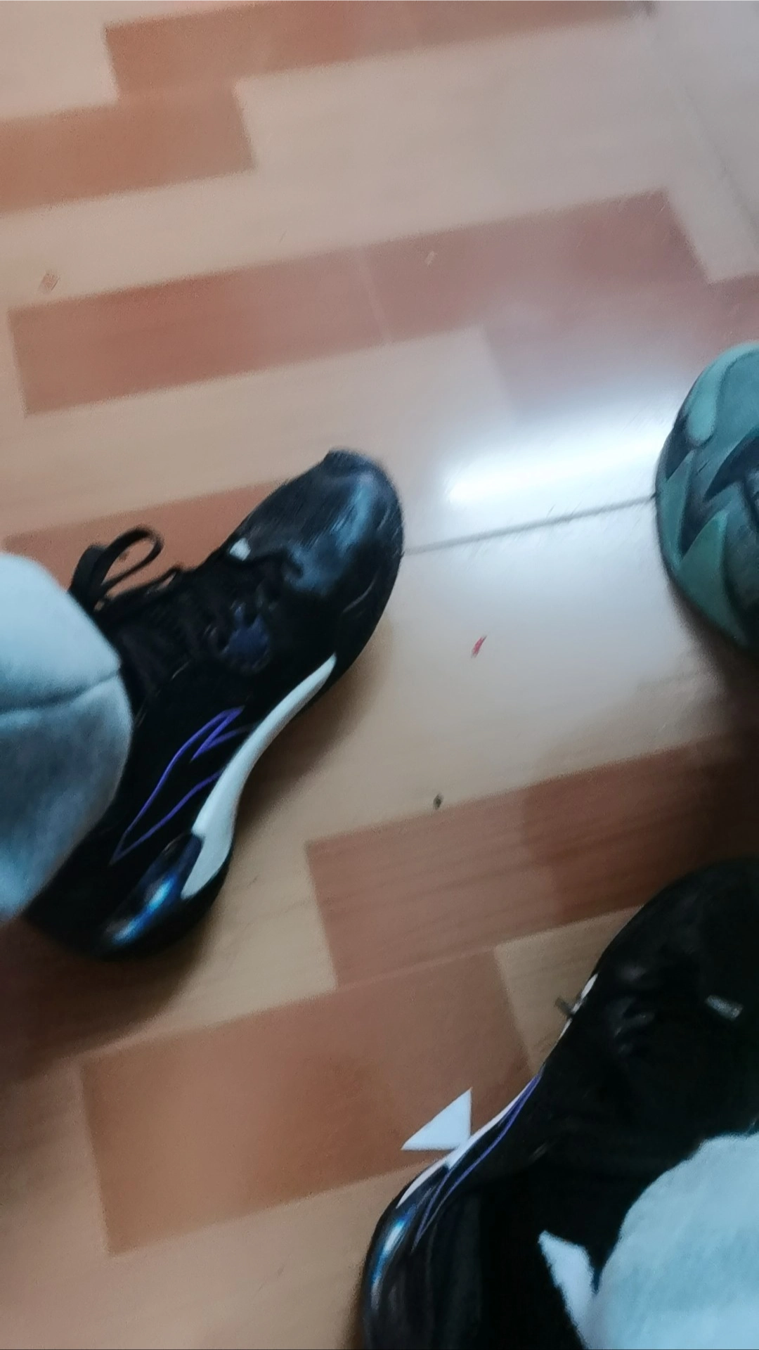 custom review-ANTA Shock Wave 5 Темный материал устойчивый к истиранию низкий топ мужские баскетбольные кроссовки черный фиолетовый