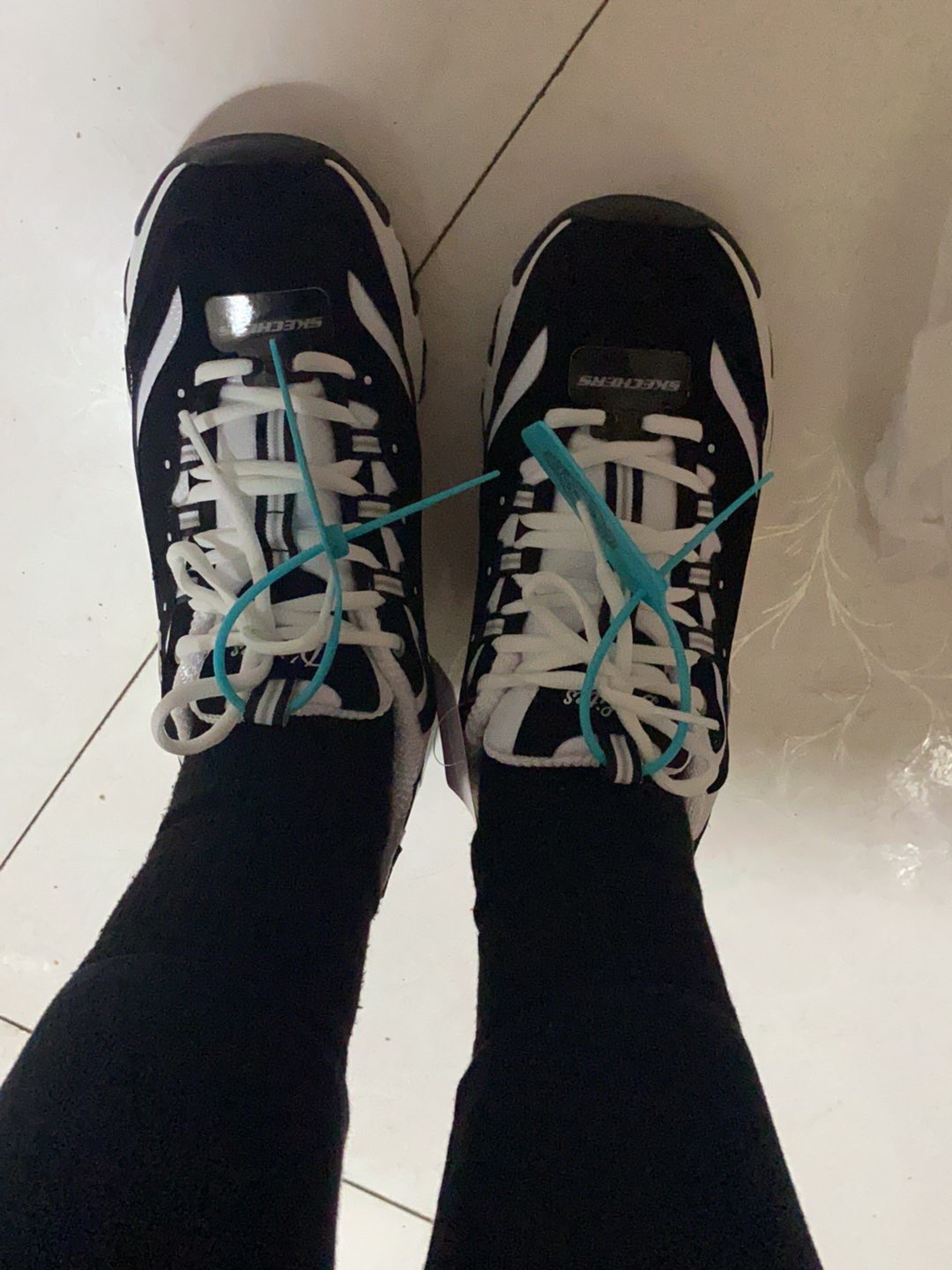 custom review-Skechers D'LITES 1,0 Легкий визуально увеличивает рост Низкий топ Телесный цвет Женские Черный белый
