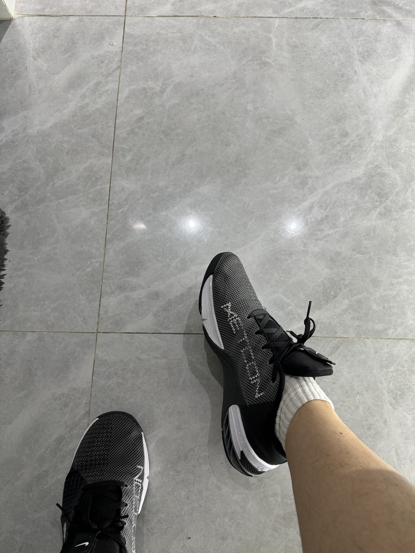 custom review-Nike Metcon 8 FlyEase Low Топ Кроссовки для тренировок Унисекс Черный Белый