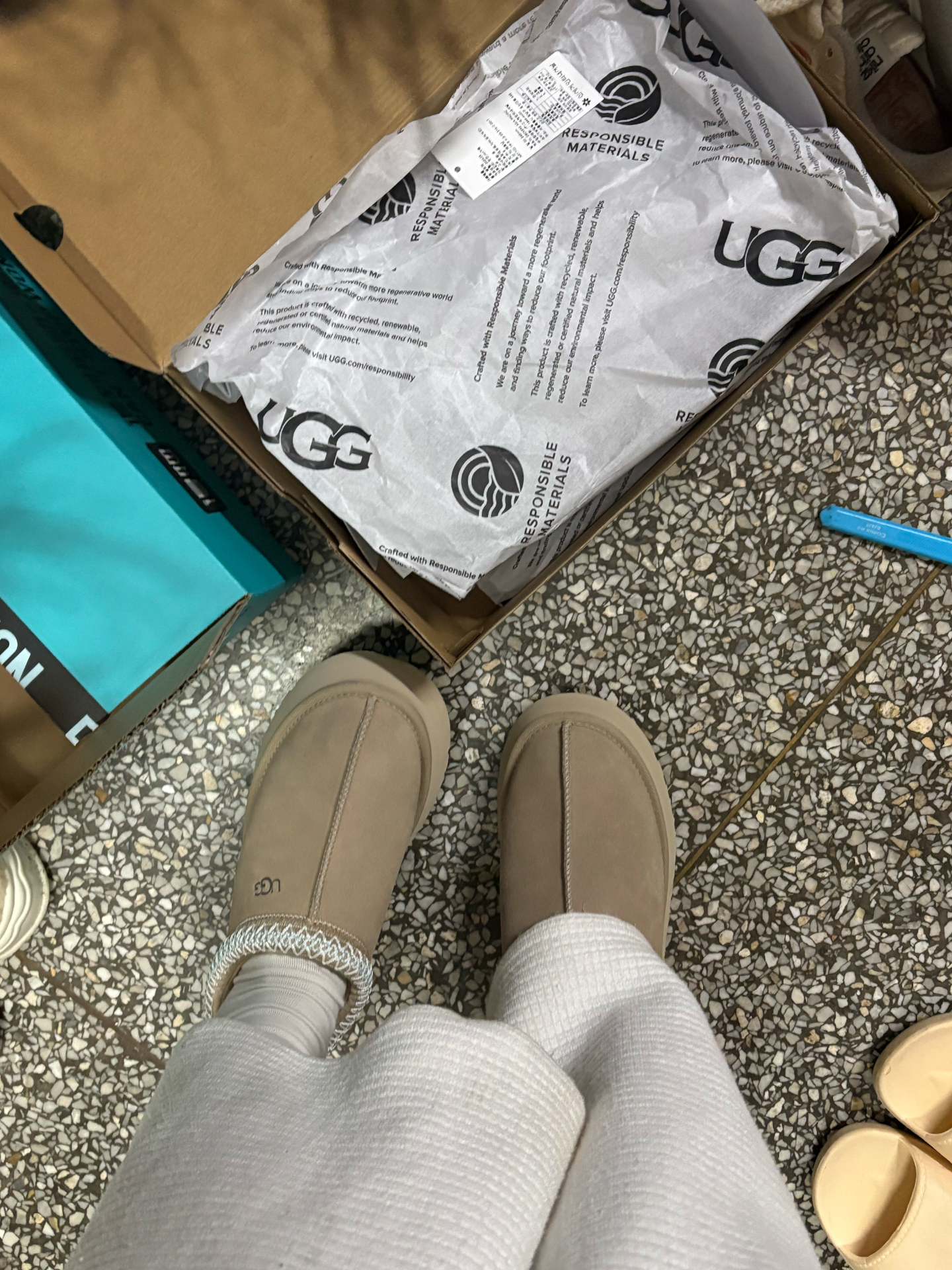 custom review-UGG Резиновая подошва устойчивая к истиранию домашние тапочки женские песочного цвета