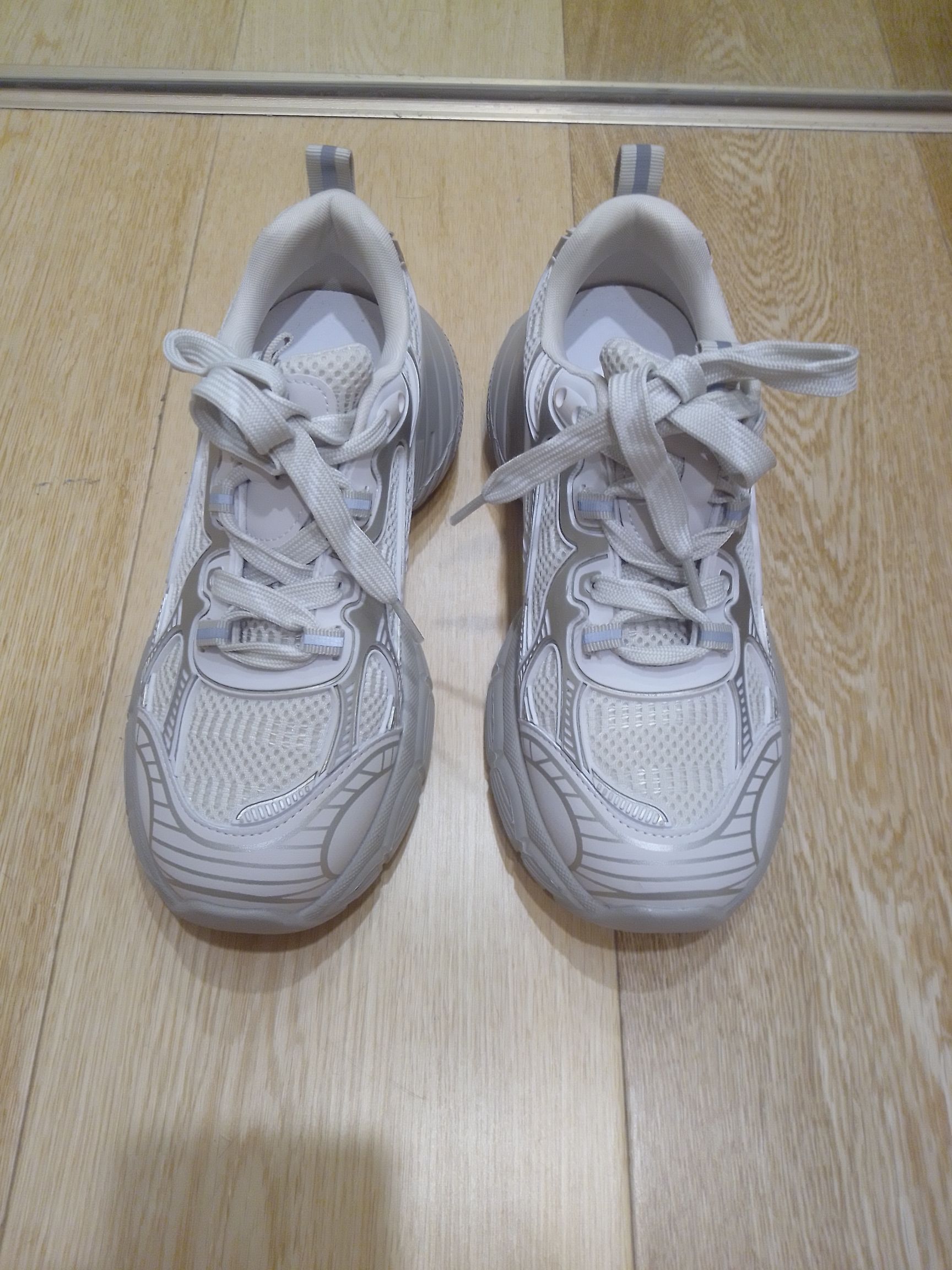 最经典流行老爹鞋女百搭刚买两天出手