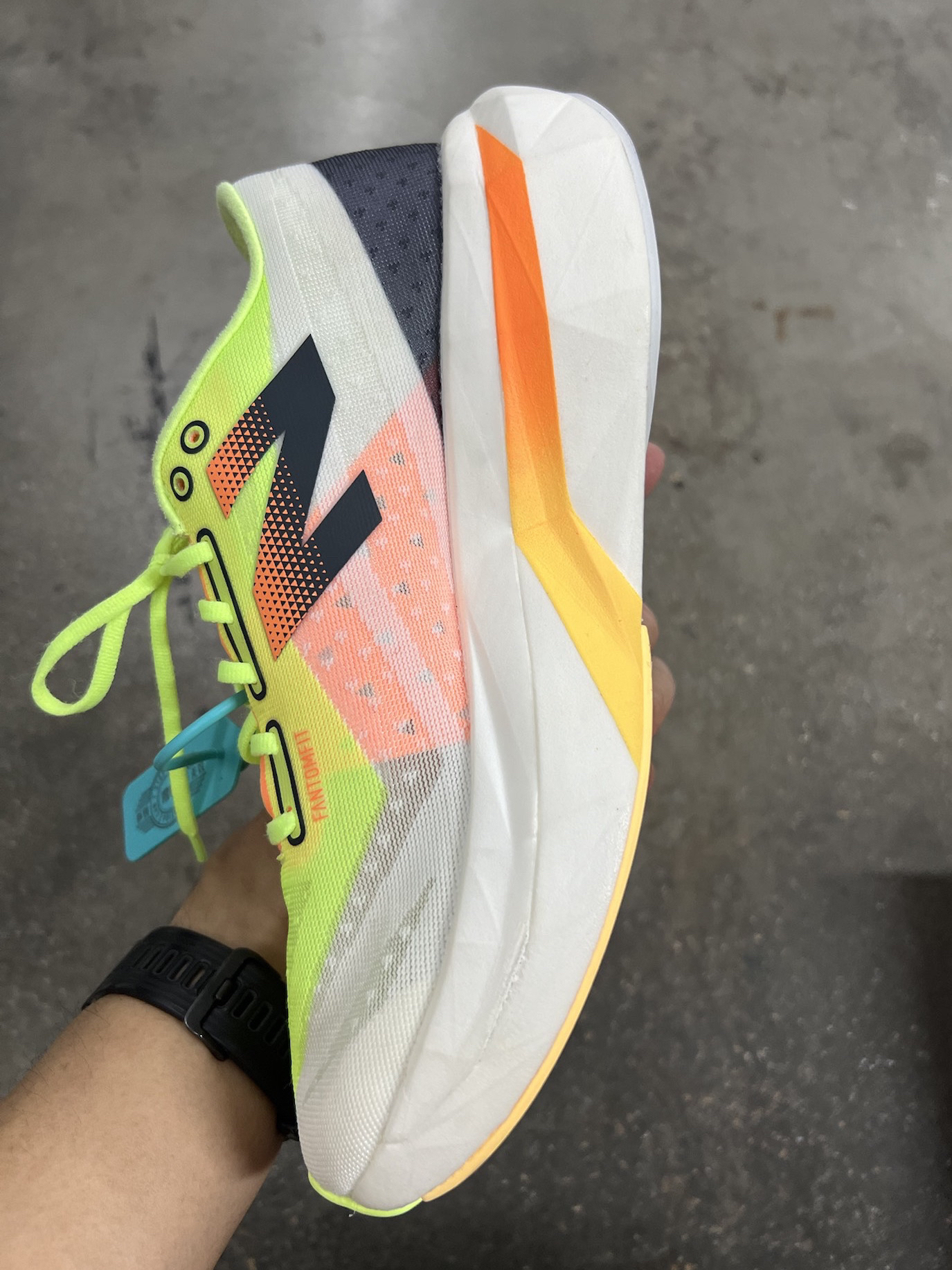 new balance顶级碳板跑鞋