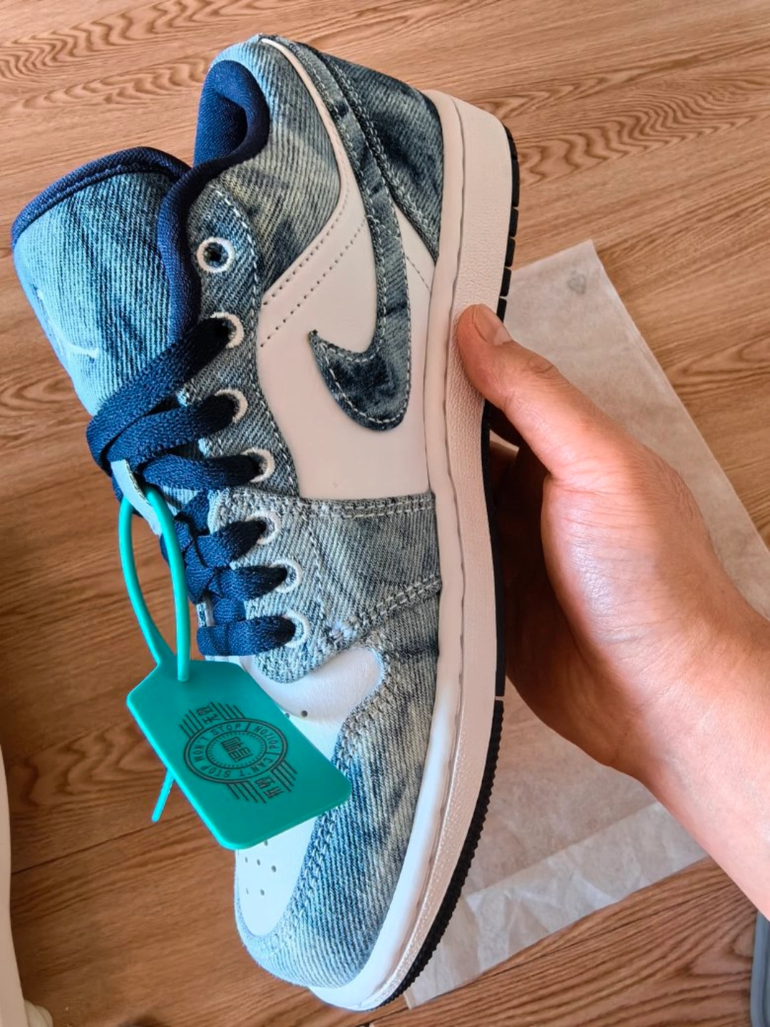 custom review-Jordan Air Jordan 1 Low SE Промытый деним Устойчивый к истиранию Низкий топ Винтажные баскетбольные кроссовки Мужские Белый Синий