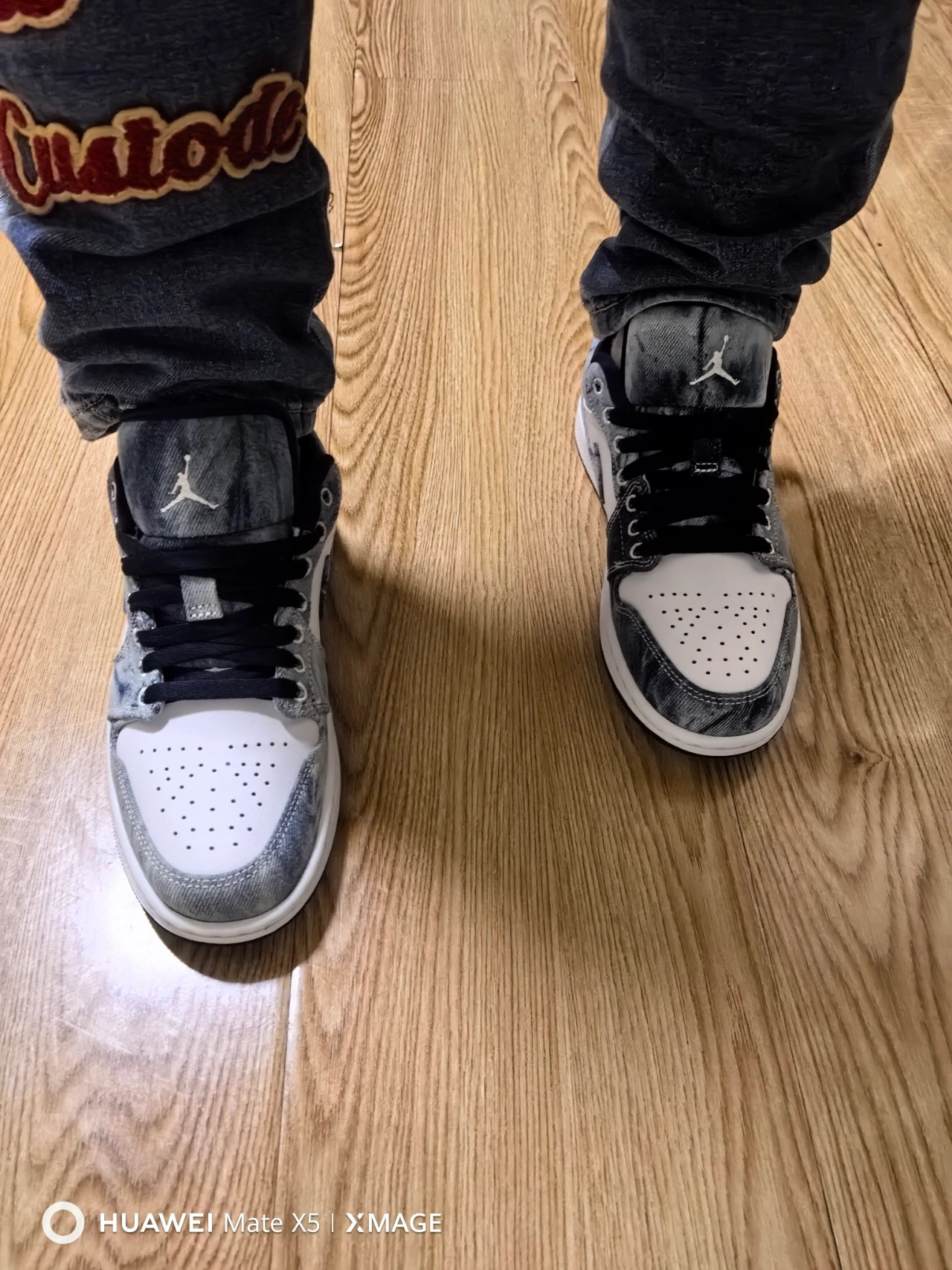 custom review-Jordan Air Jordan 1 Low SE Промытый деним Устойчивый к истиранию Низкий топ Винтажные баскетбольные кроссовки Мужские Белый Синий