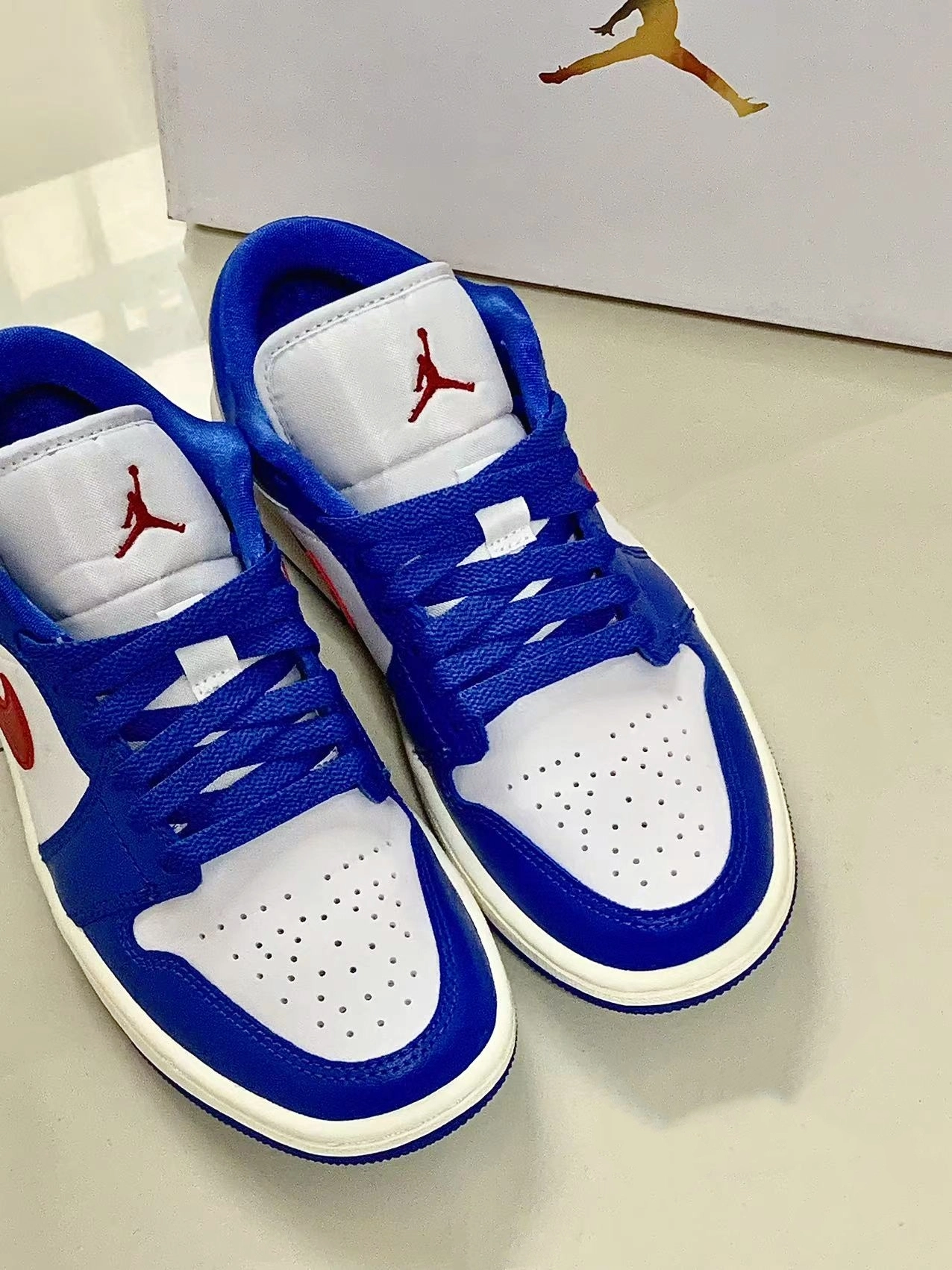 aj1的哆啦a梦979797