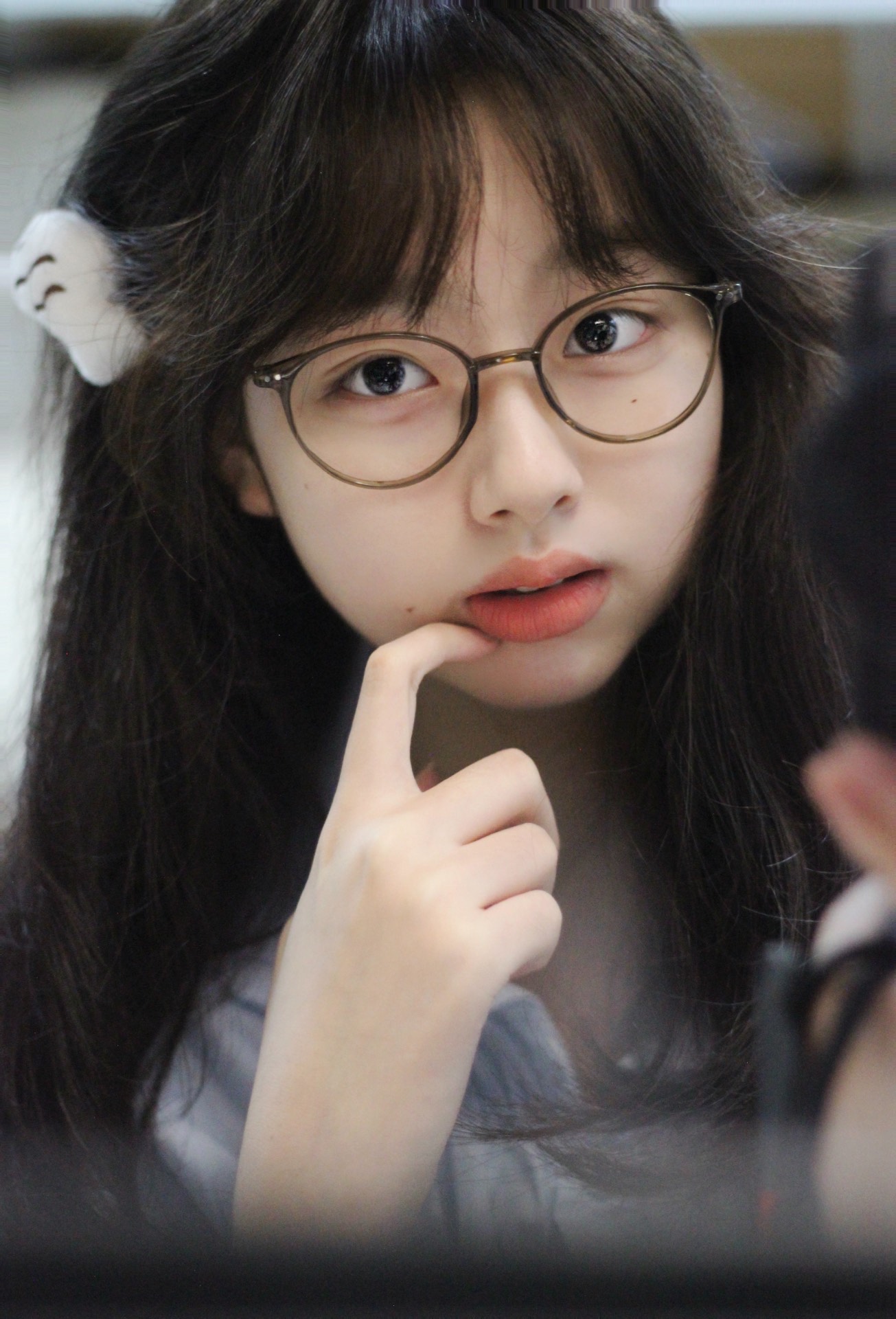 戴眼镜也乖乖的