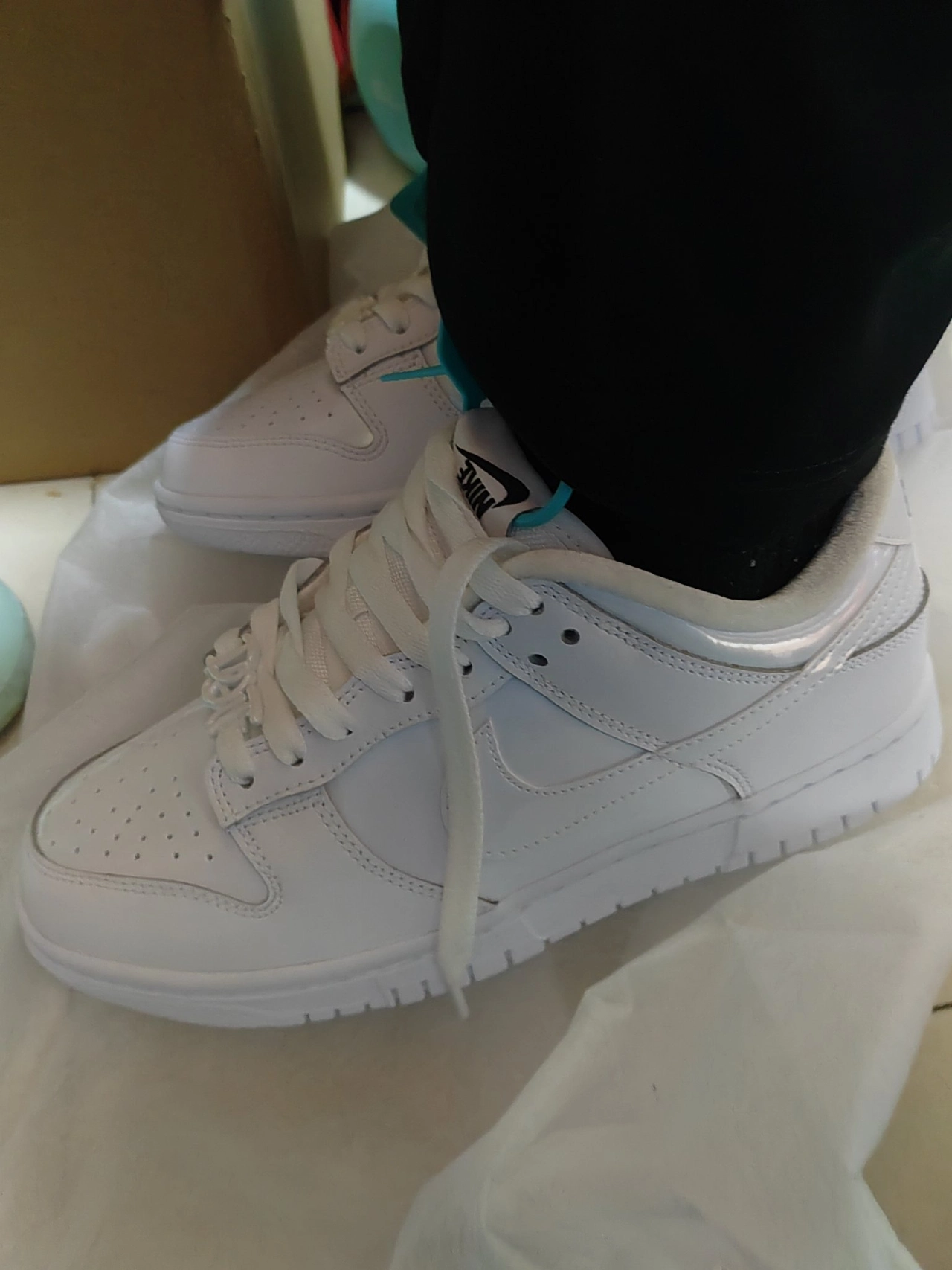 custom review-NIKE Dunk SE Противоскользящий Амортизация Устойчивый к истиранию Дышащий Низкий Топ Скейтбординг Кроссовки Женские Белые